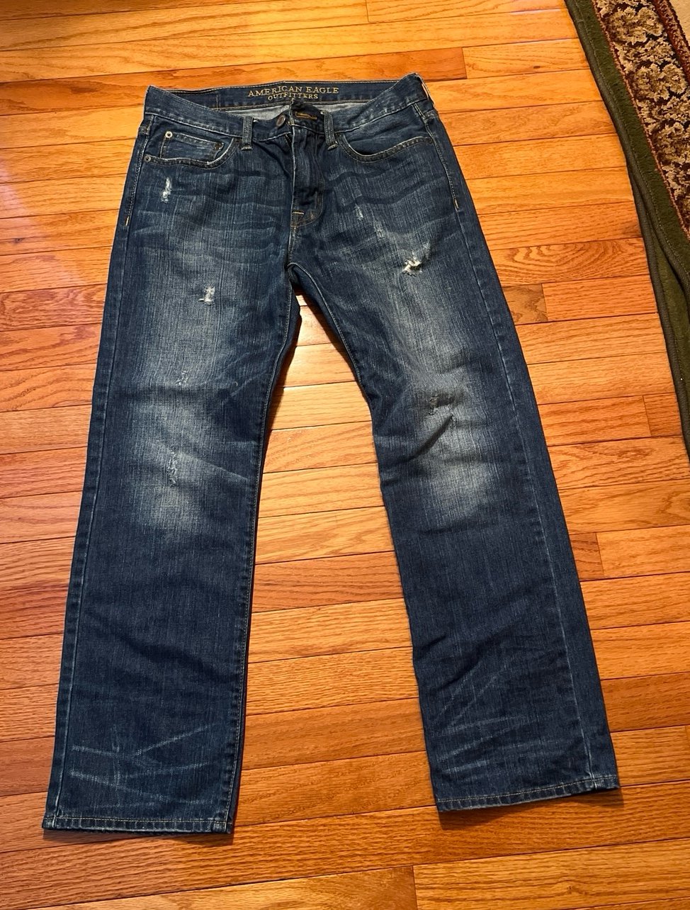 American Eagle Men’s Distressed Jeans – Straight Leg (30W)
