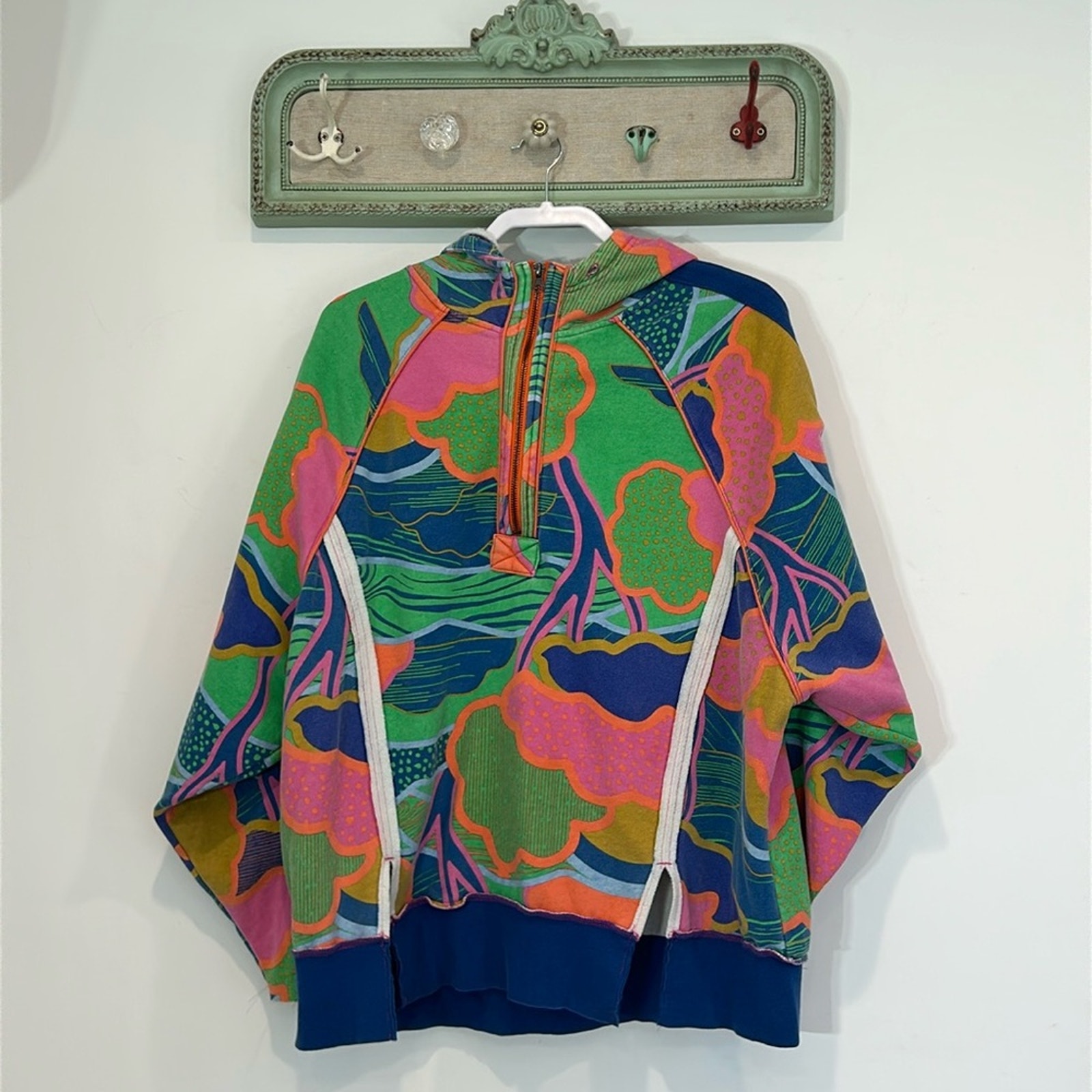 Out From Under UO Hattie Mix Textured Sweatshirt Women’s medium large multi