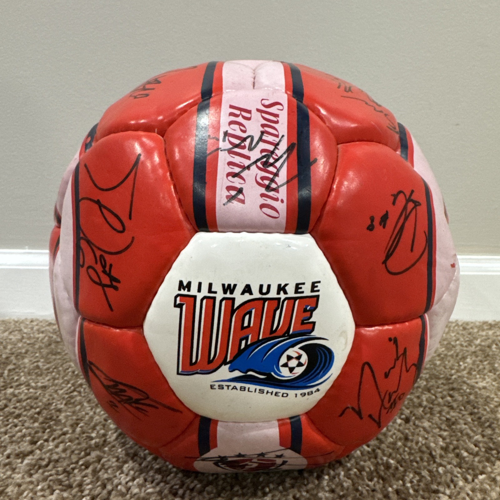Milwaukee Wave Kendis Team Signed Soccer Ball MISL Spareggio Replicate Red Sz 5