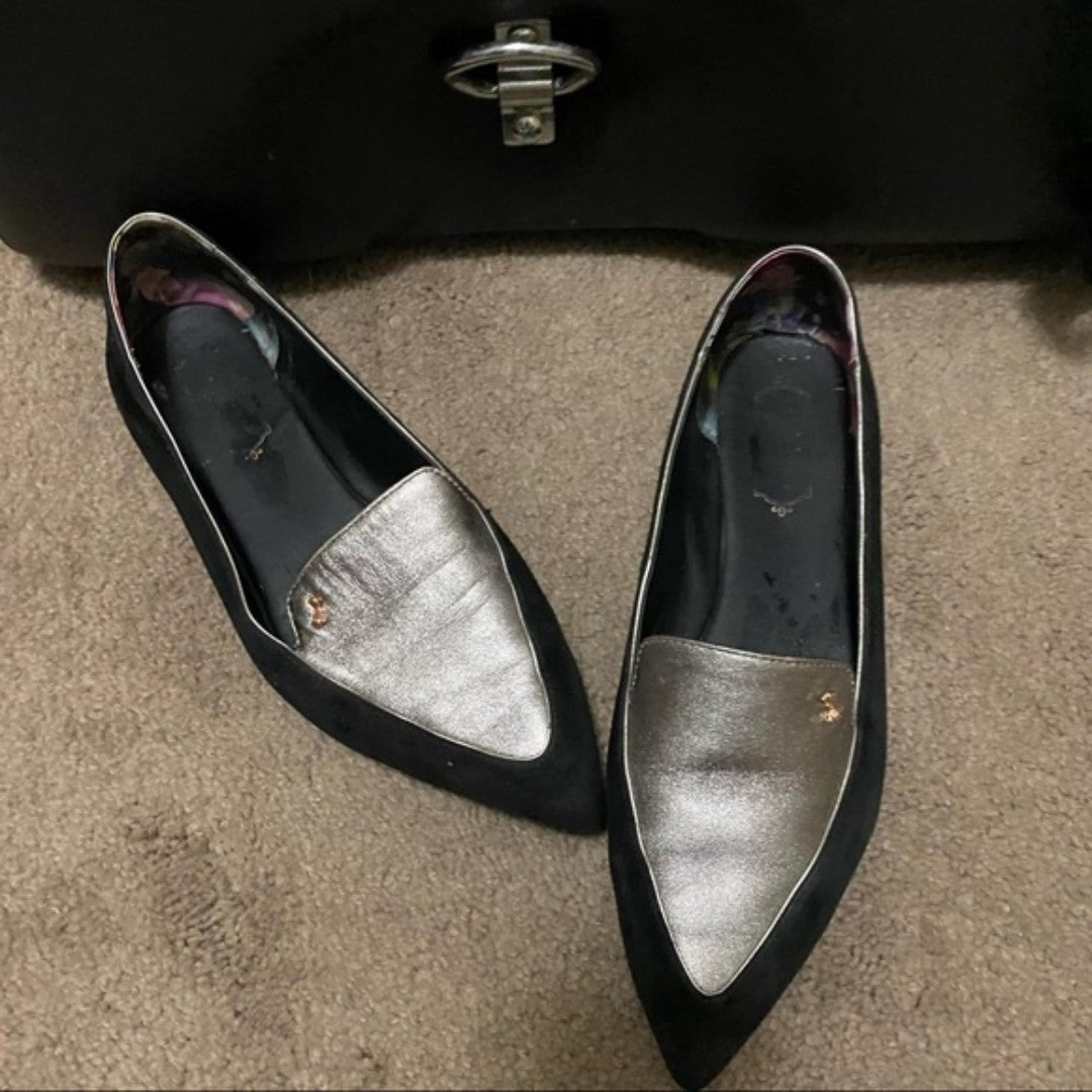 Ted Baker Oleshky leather pointed toe flats black and silver US 8.5