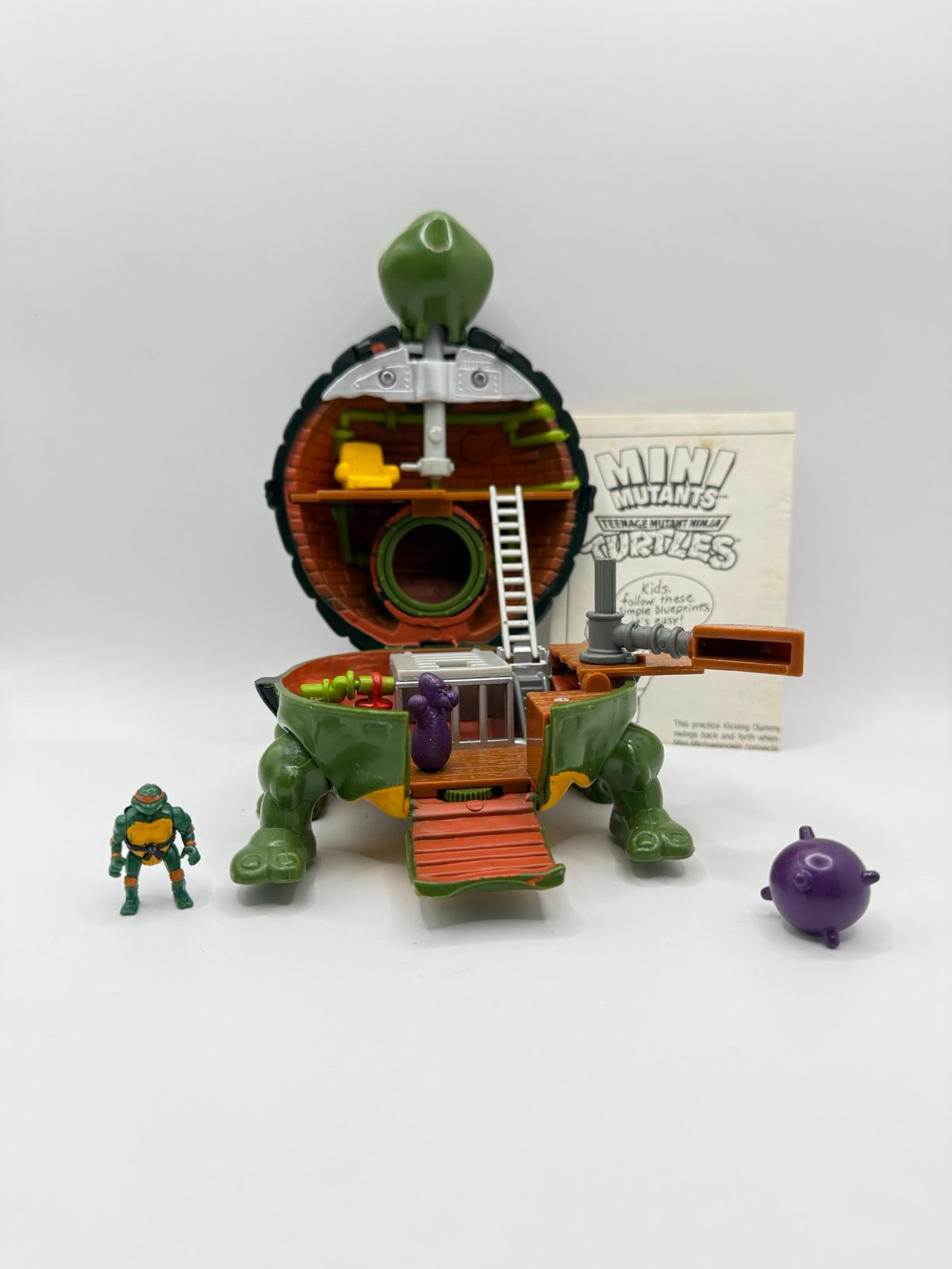 1994 TMNT Mini Mutants Leo Lair Sewer Micro Playset with manual Ninja Turtles