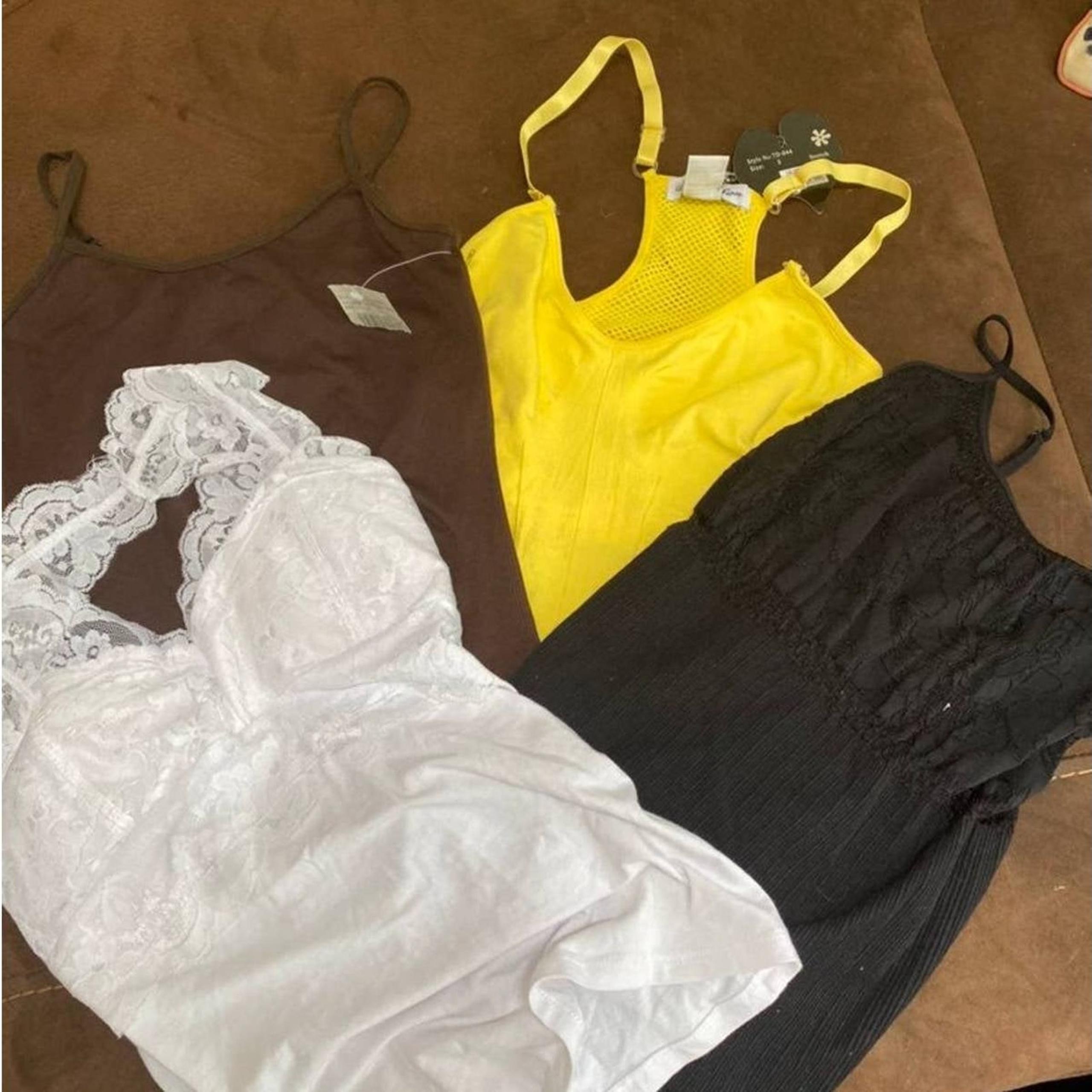Bundle of 4 Tops