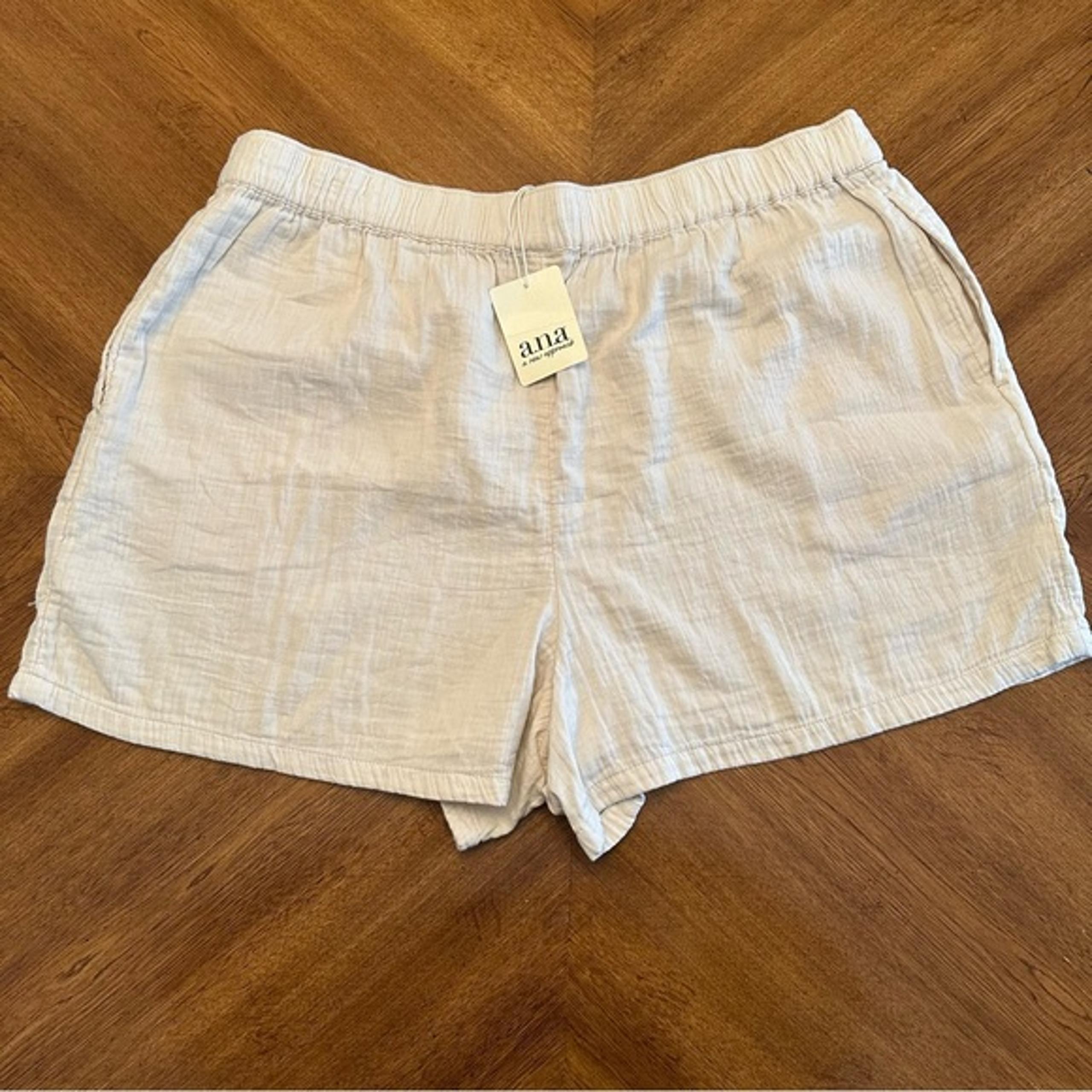 New A.N.A Pull on High Waist Moonbeam Shorts, Size XL, Women's