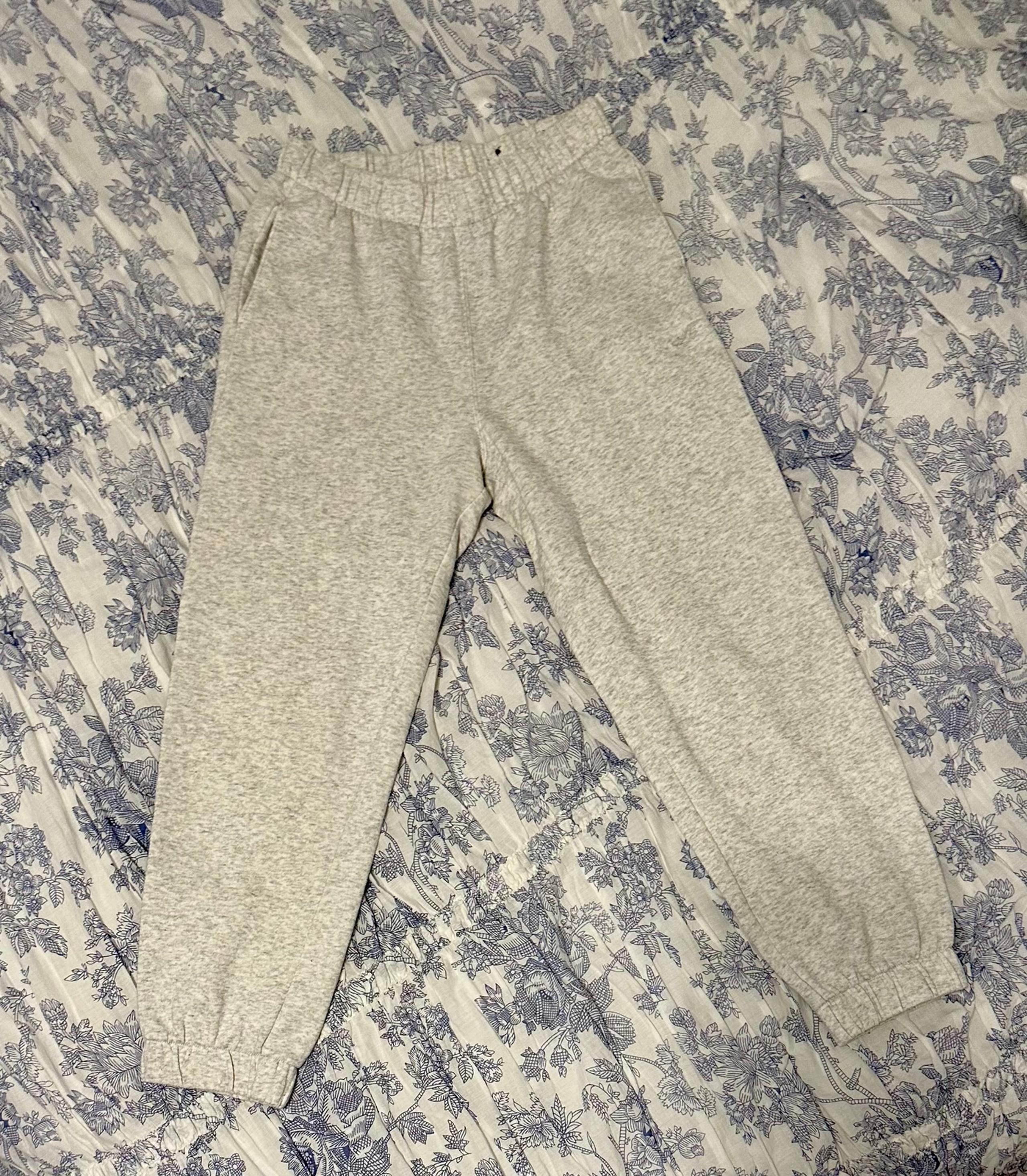 Women’s Hollister Ultra High-Rise Dad Joggers Sweatpants, SMALL