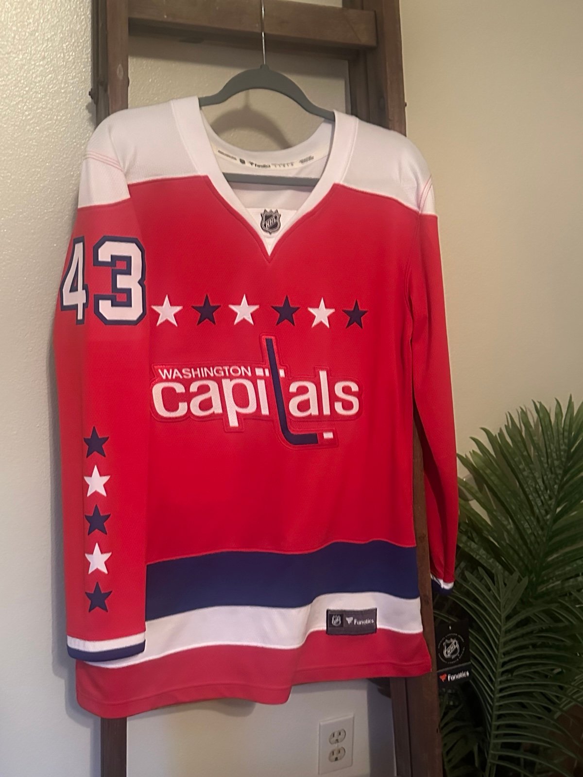 Washington Capitals Authentic Fanatics Jersey - Tom Wilson #43 - Size Large