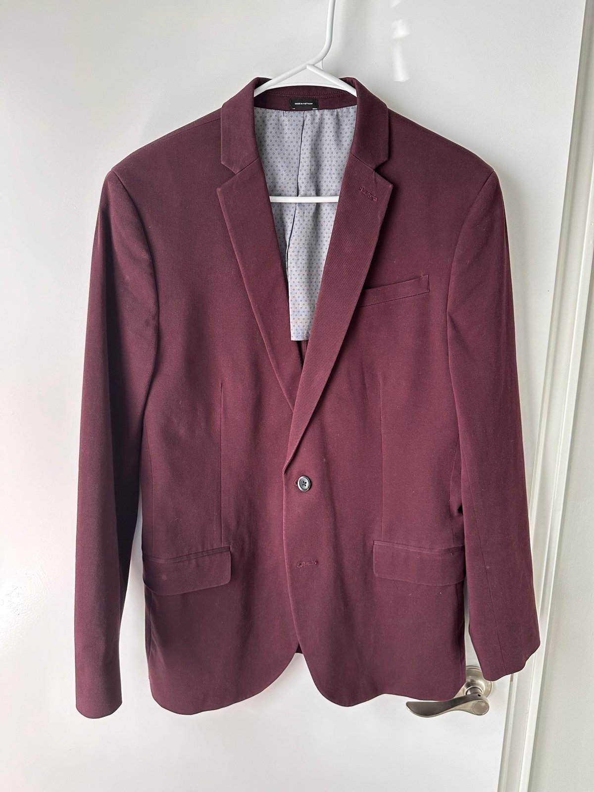 JF J. Ferrar Burgundy Suit Jacket Size: 38/40R