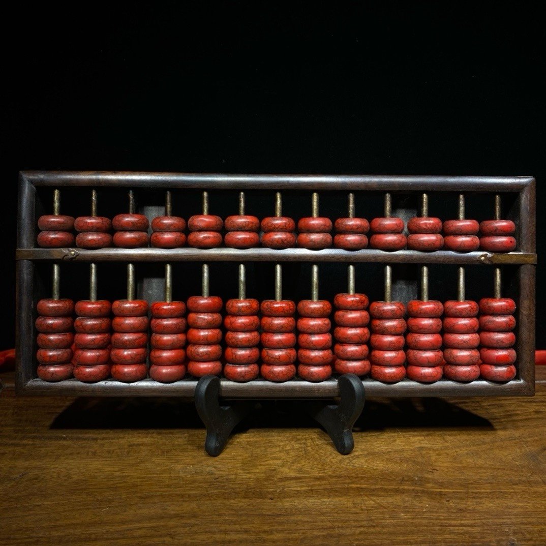 The old mahogany Gaoji Abac ornaments are exquisitely made,
