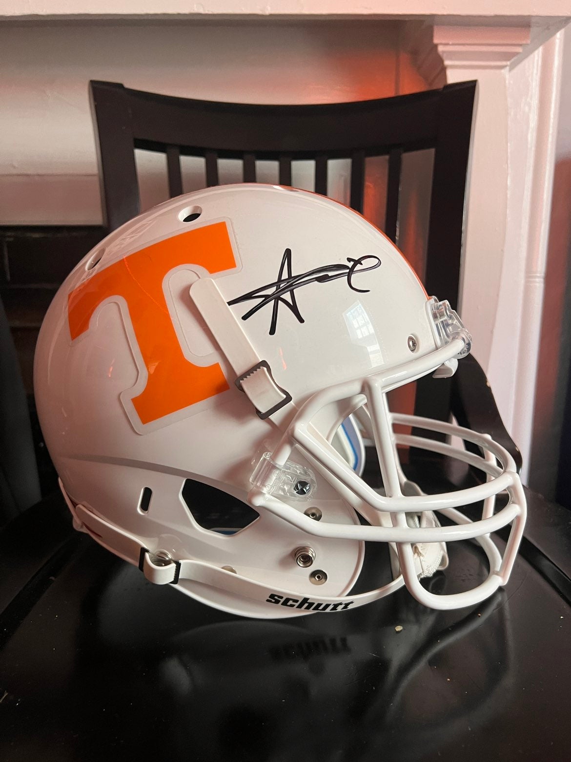 Alvin Kamara Signed Schutt Tennessee Football Helmet