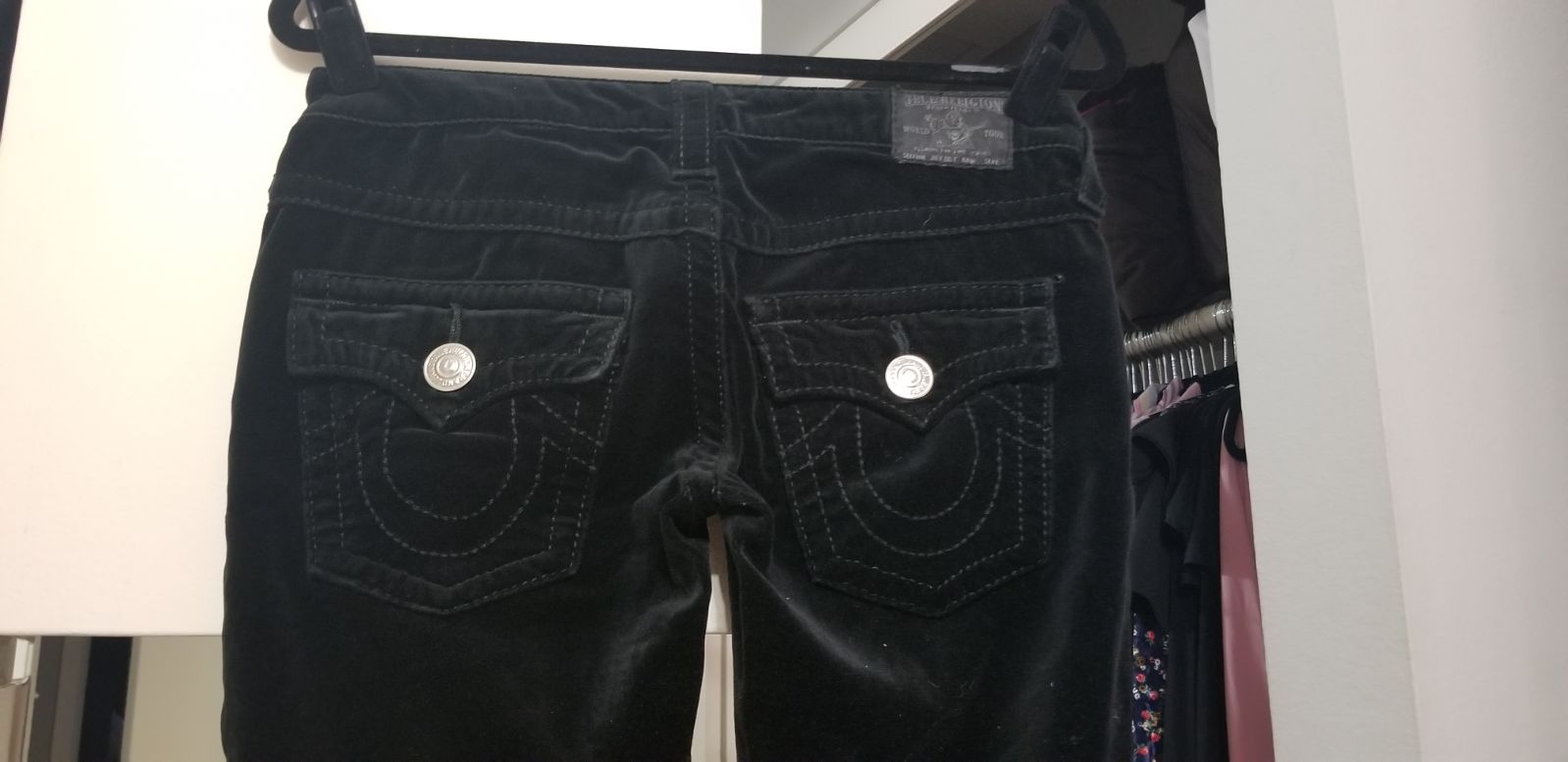 TRUE RELIGION-BLACK VELVET Jean's 27