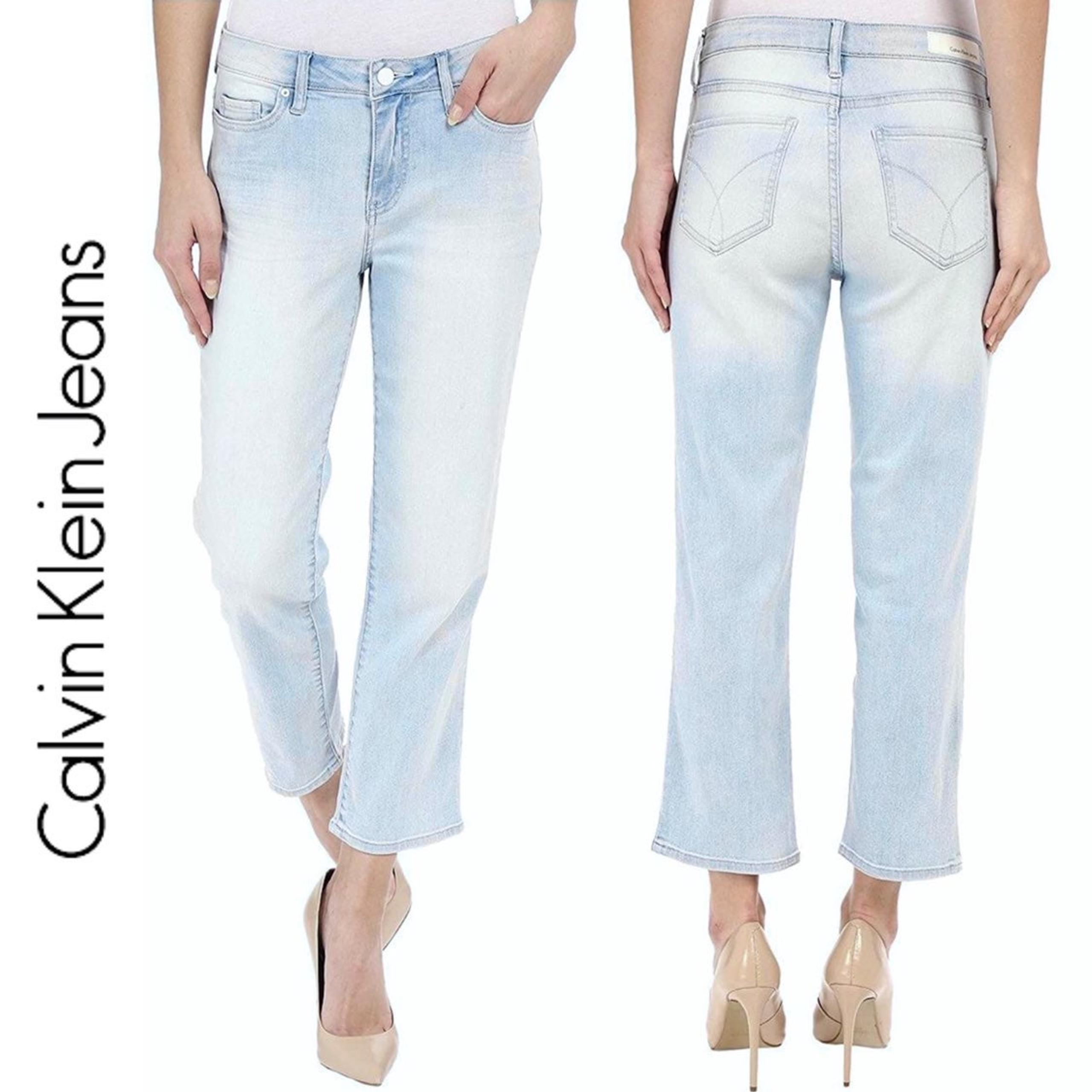Calvin Klein Cropped Straight Jeans