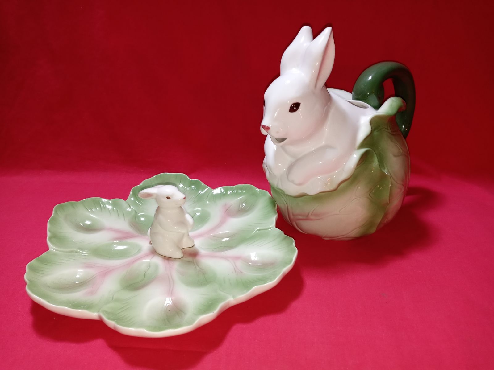 Vintage bunny rabbit tea pot and deviled egg tray