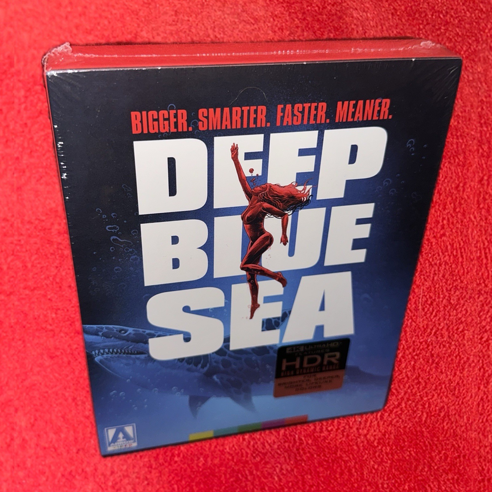 Deep Blue Sea (4K Ultra HD Blu-Ray UHD) Limited Edition w Postcard, Poster, Book