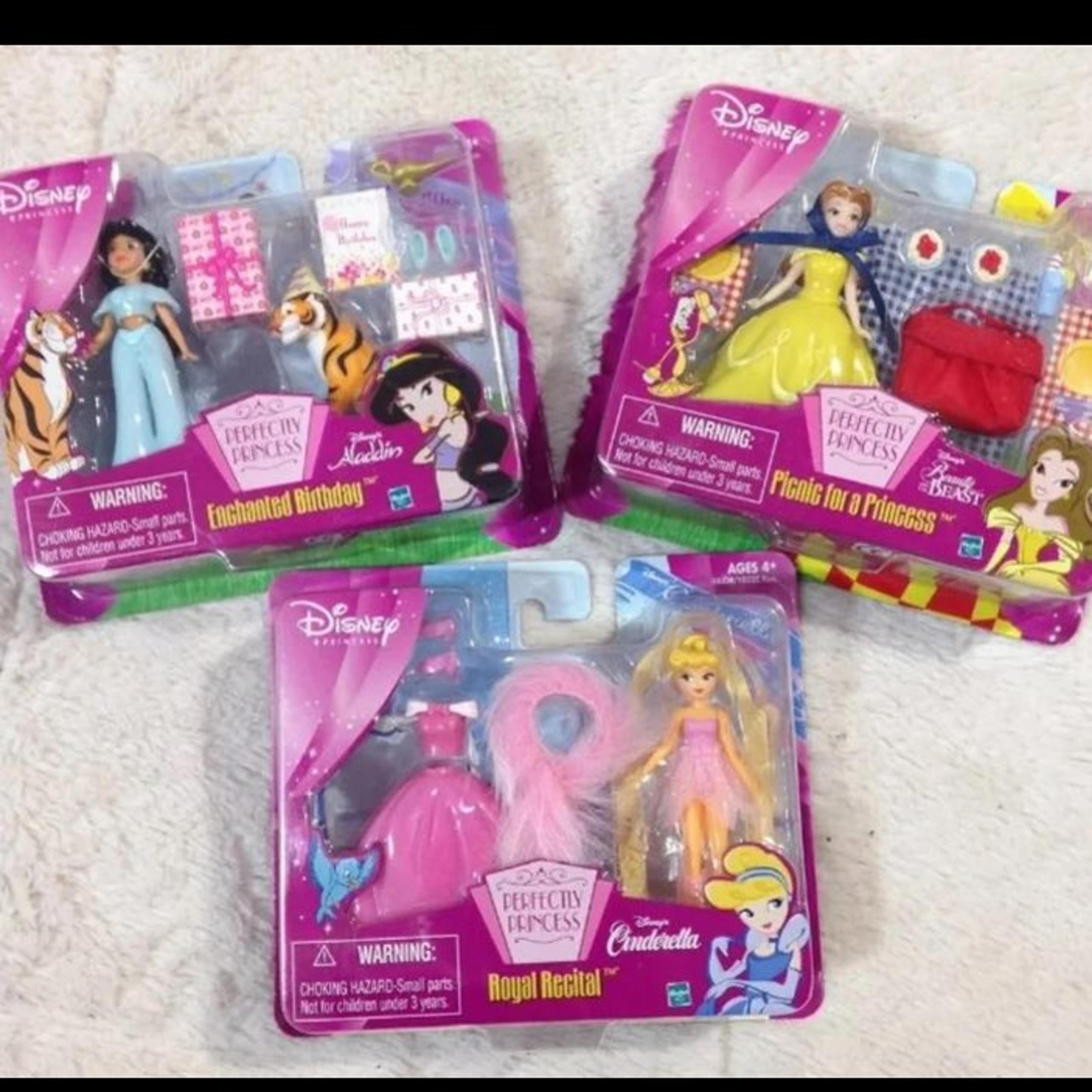 Disney Cinderella royal doll playset Beauty Beast Picnic princess lot easter toy