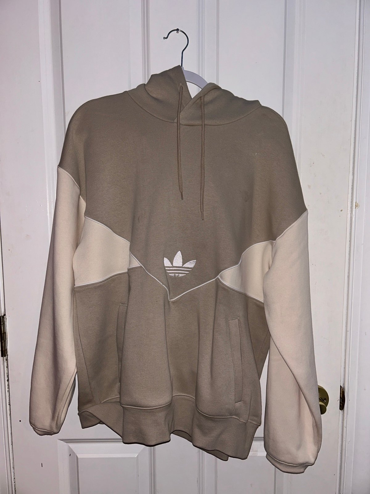 NWT High Quality Large Men’s Adidas Cream/Beige Lightweight Hoodie