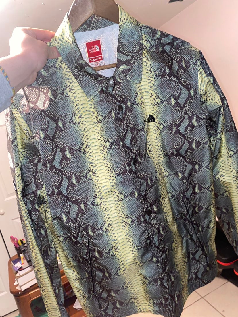 Supreme The North Face Snakeskin Taped Seam Coaches Jacket Fleece jacket
