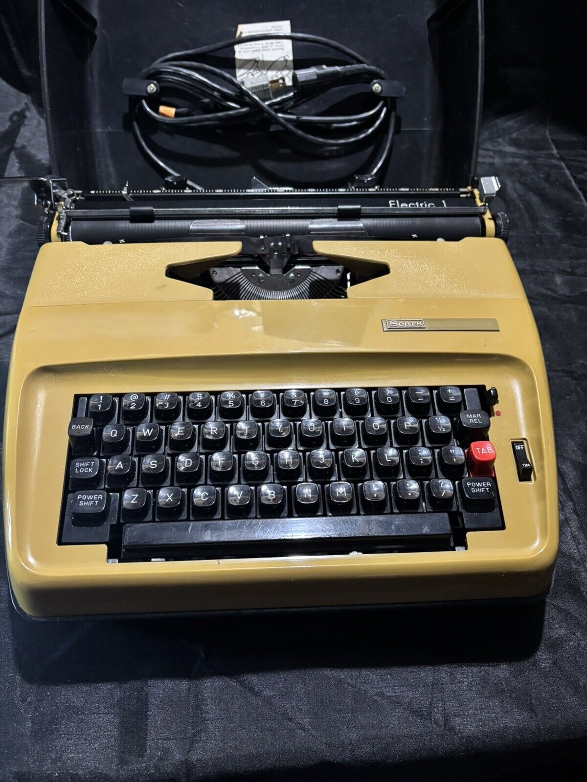 Sears Electric Vintage Portable Typewriter Model 161.53201