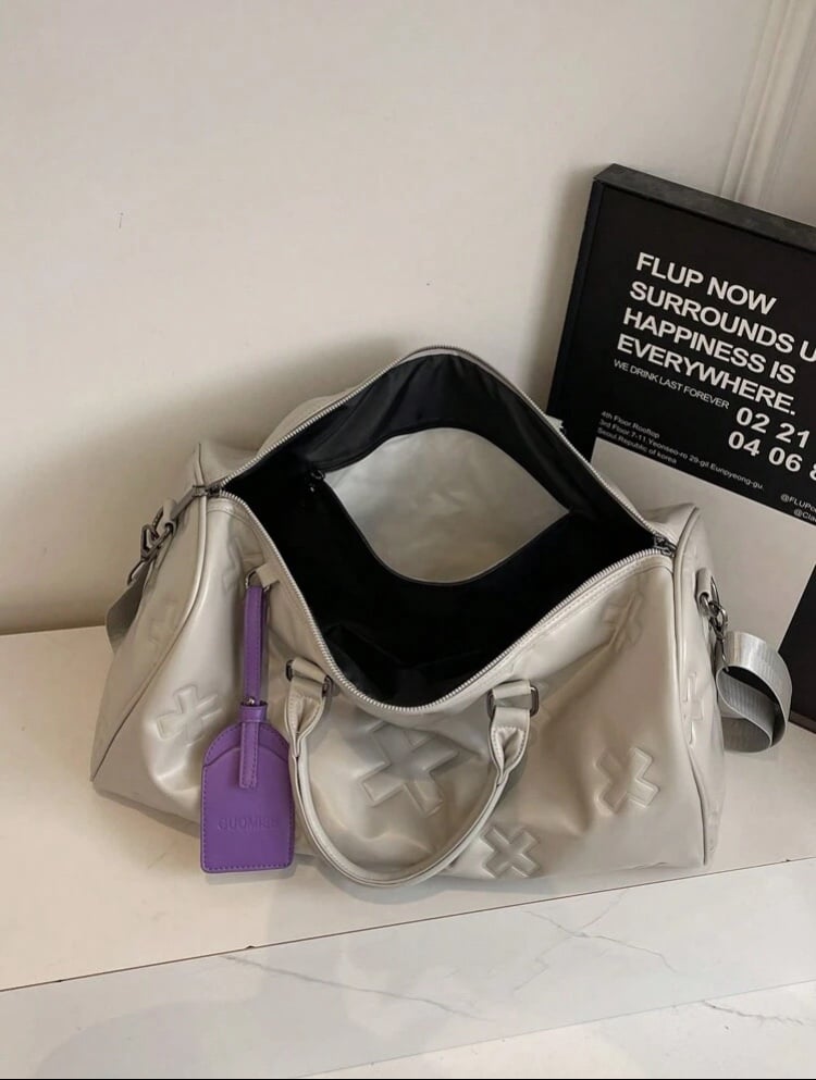 Stylish duffle bags - detail
