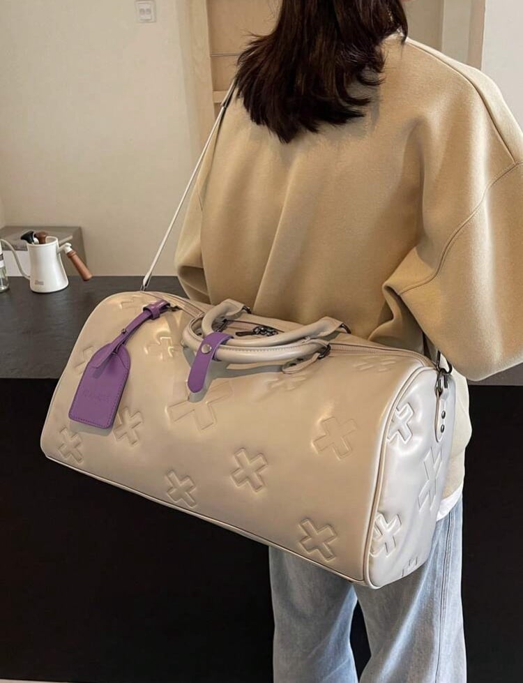 Stylish duffle bags - detail