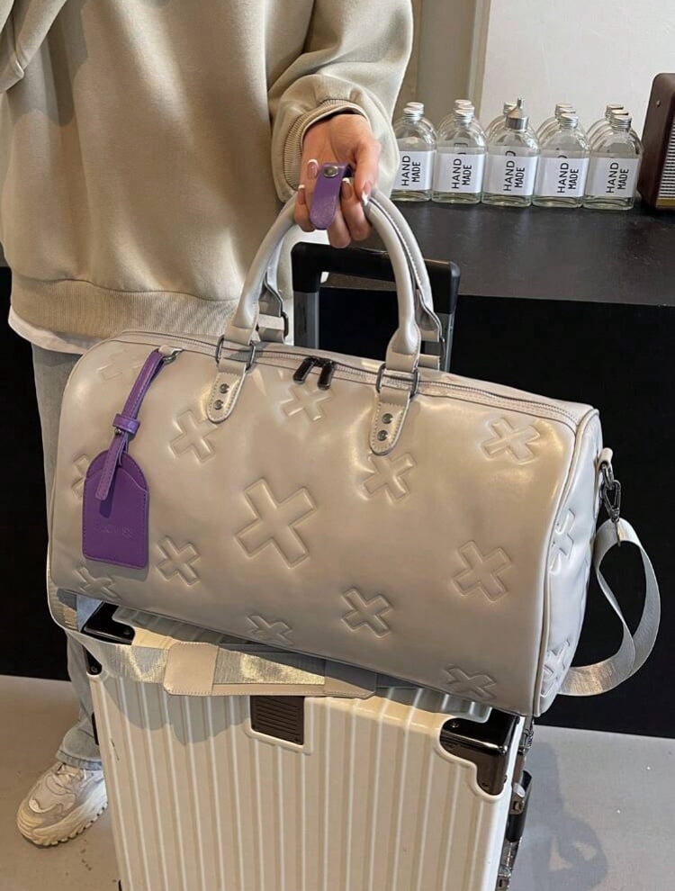 Stylish duffle bags - detail