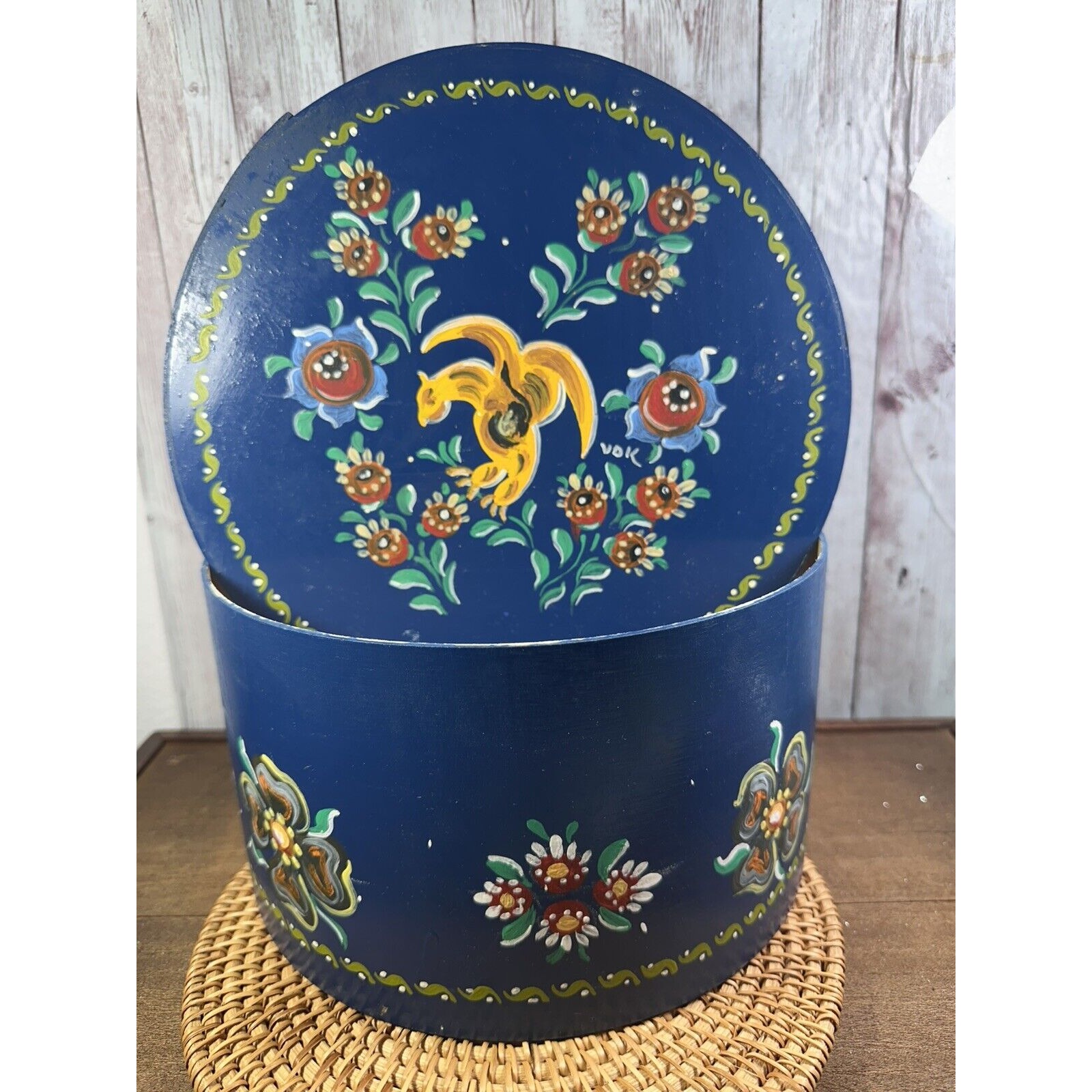 Vtg Hand Painted Floral 9 Round Wooden Storage Box