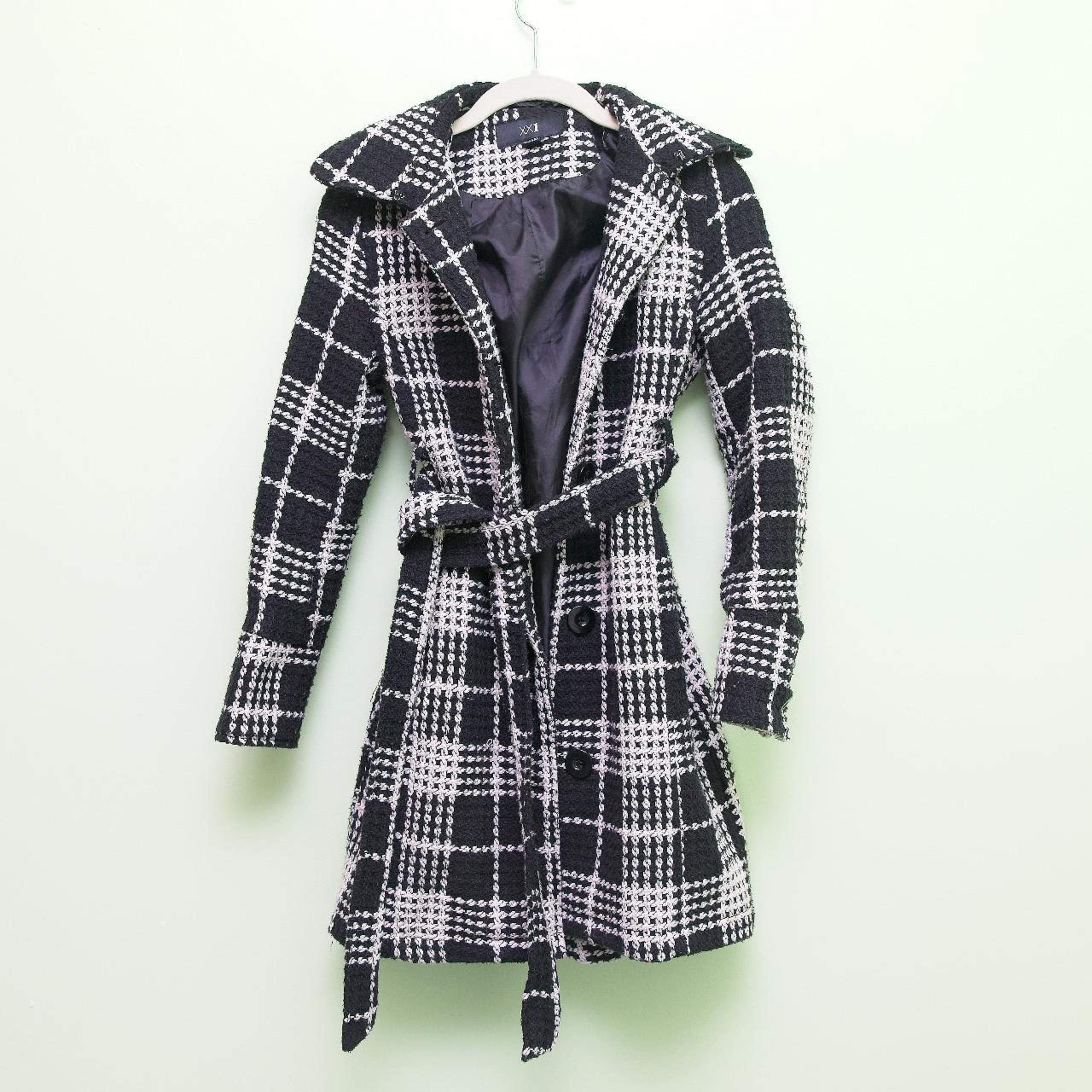 Forever 21 Women's Black and White Checked Coat