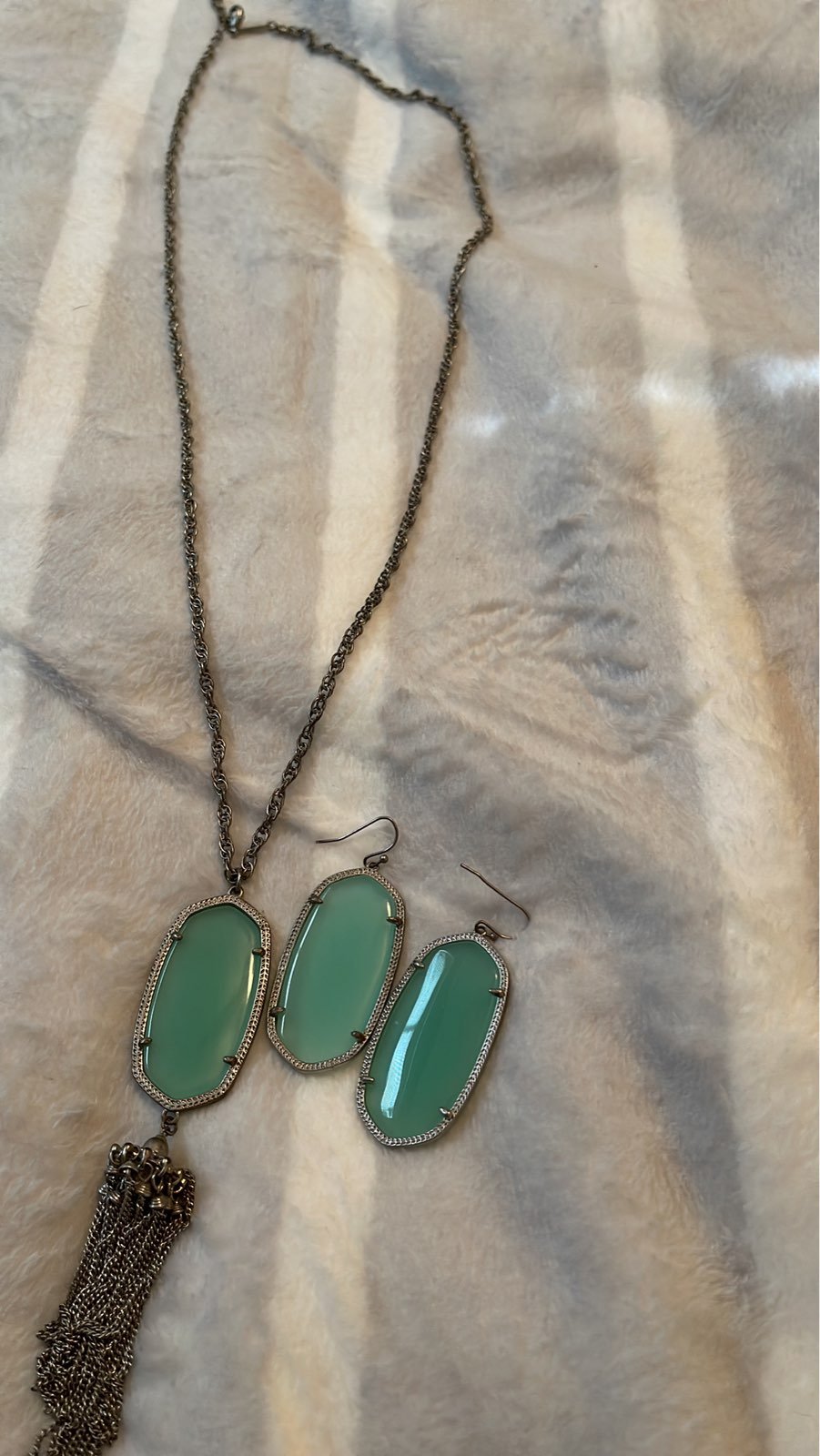 Kendra scott necklace and earrings