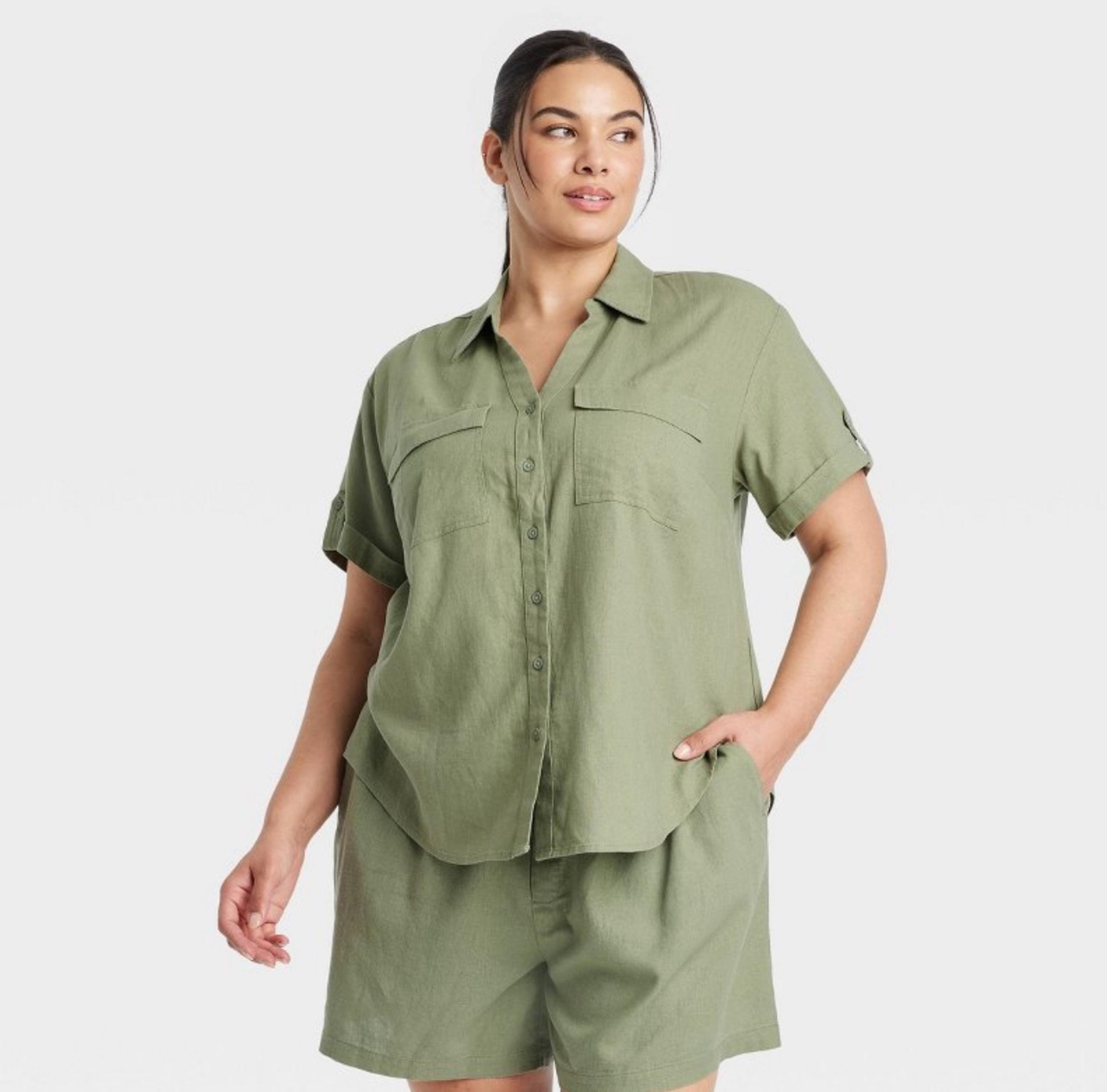 NWT Women’s short sleeve linen front button-down shirt - ava & viv 1X
