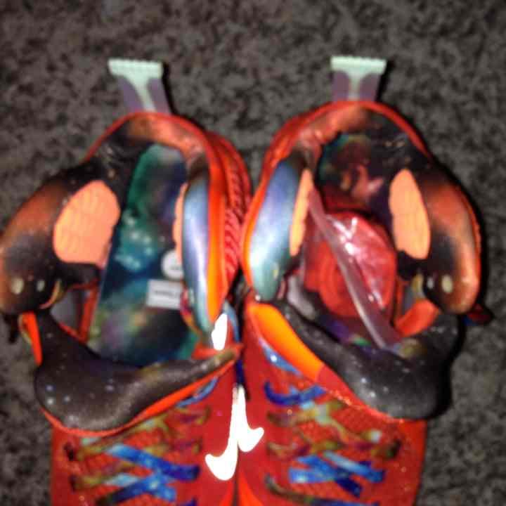 Lebron galaxy big bangs sz 9.5