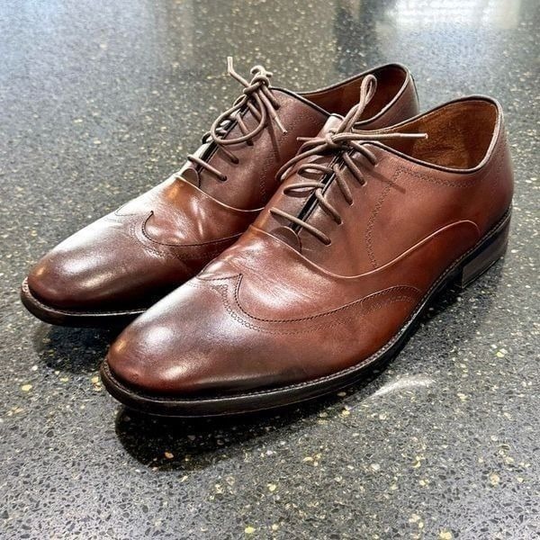 John Varvatos Luxe Brown Leather Wingtip Oxfords. size 11.5