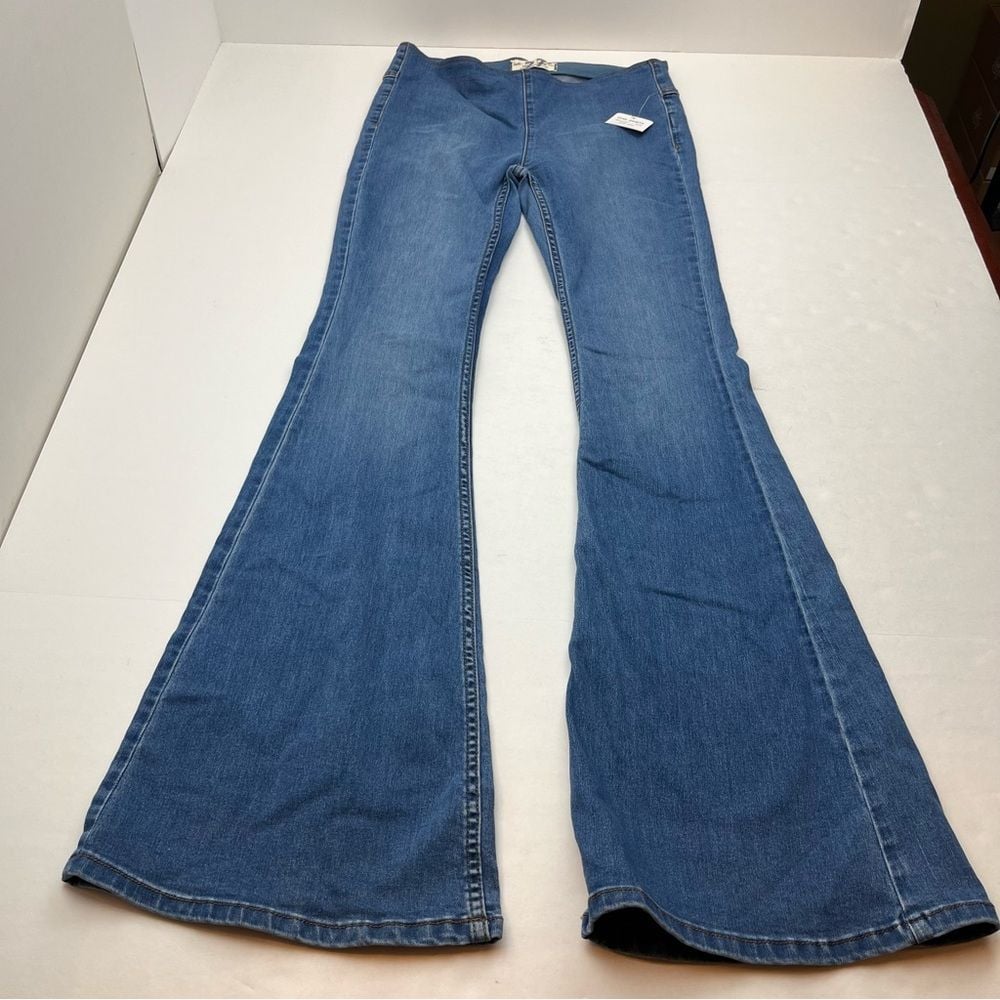 We The Free Penny Pull-On Flare Jeans Womens Size 27 Echo Blue Denim Stretch NEW