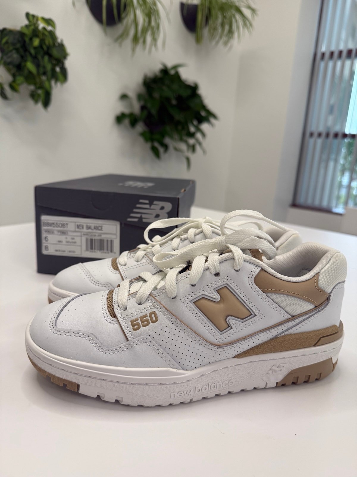 New Balance 550 Women's (White Incense)