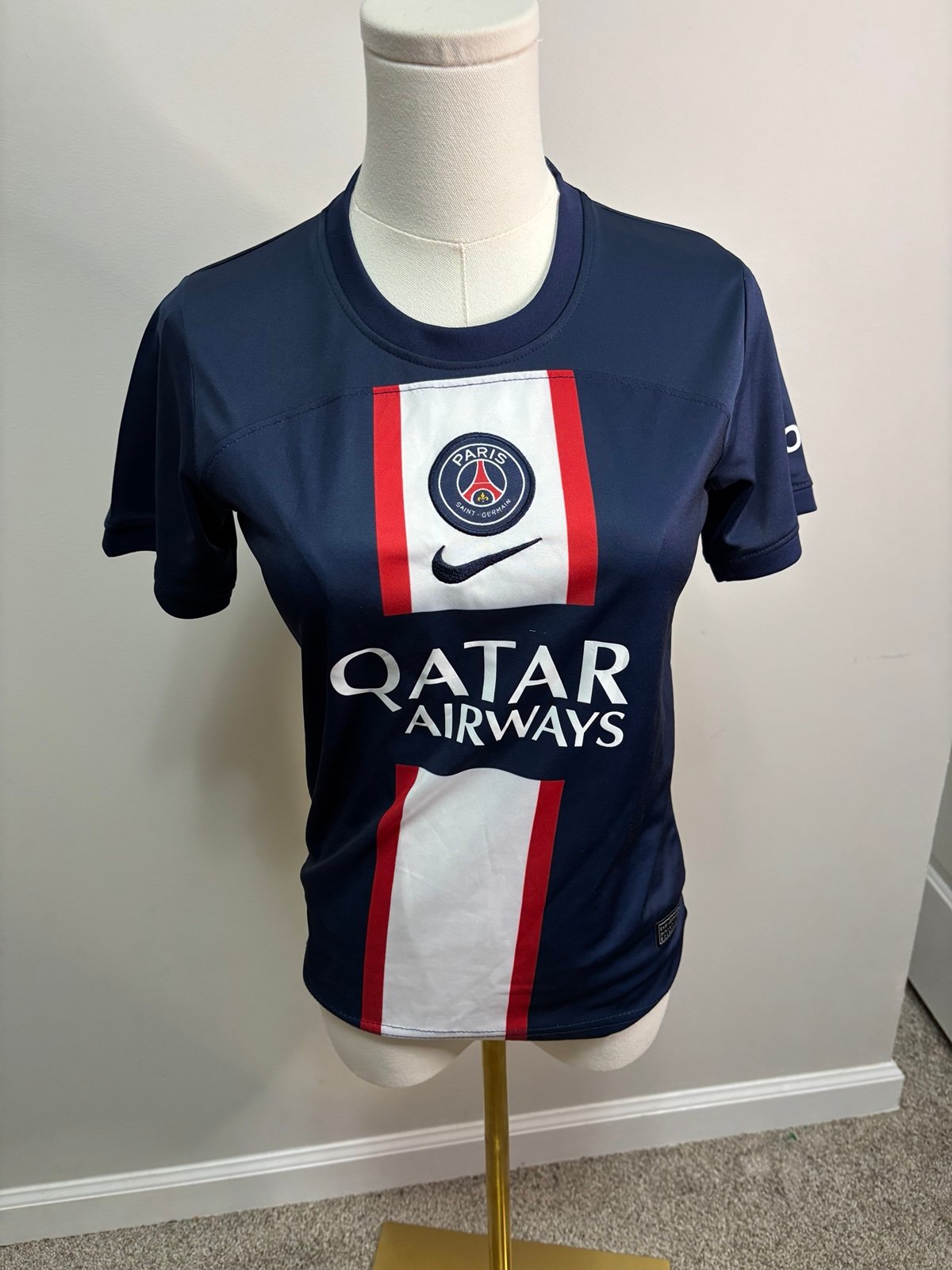 Nike Paris-Saint Germain Kylian Mbappe #7 Jersey Set Kids Size 26, (small)