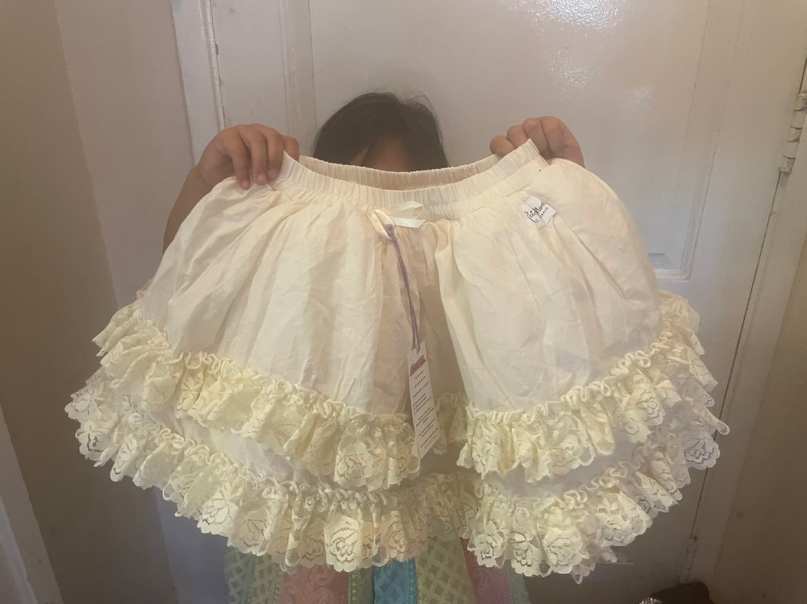 Reina Monroe Pettiskirt