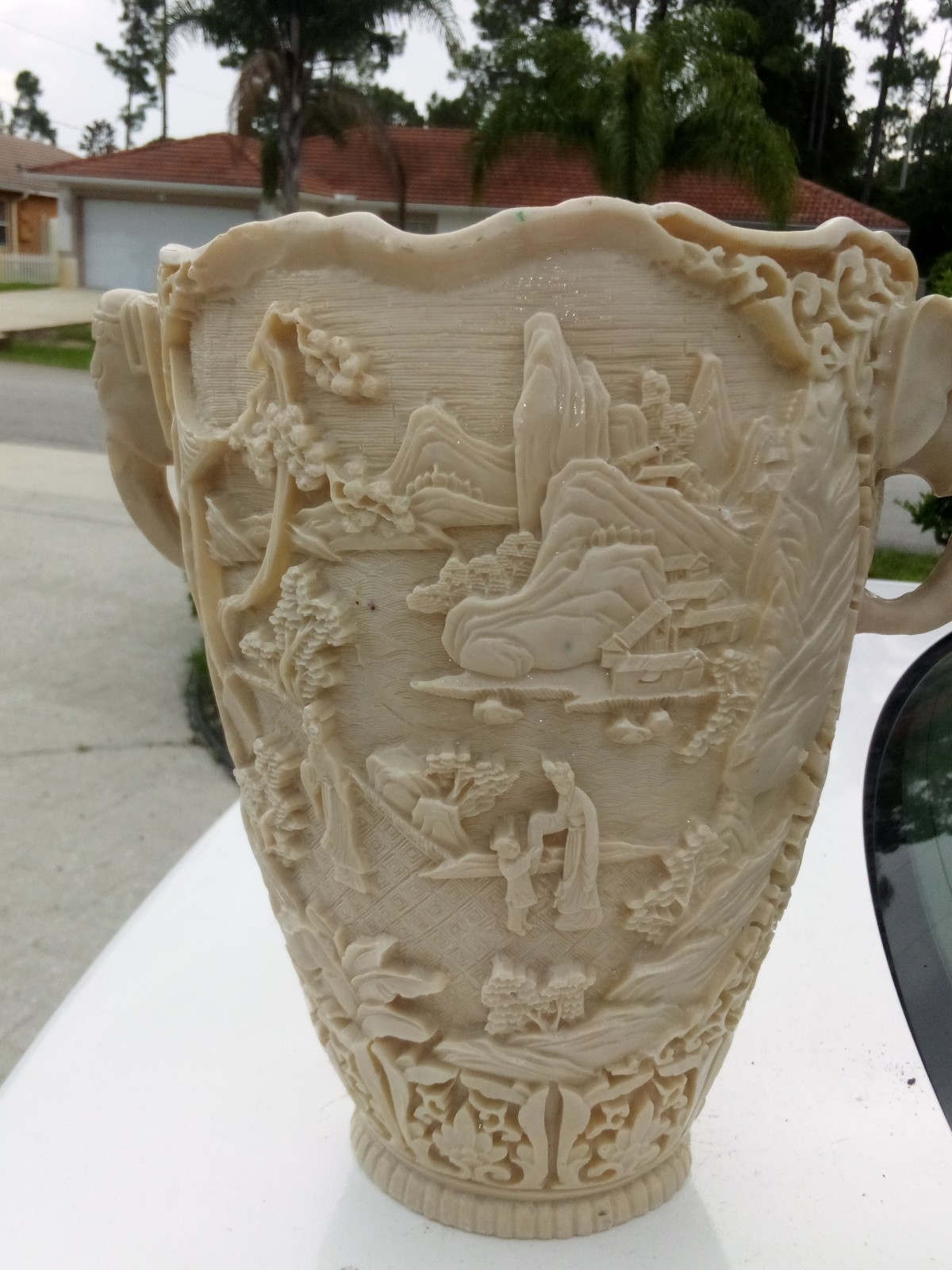 Chinese vase elephants
