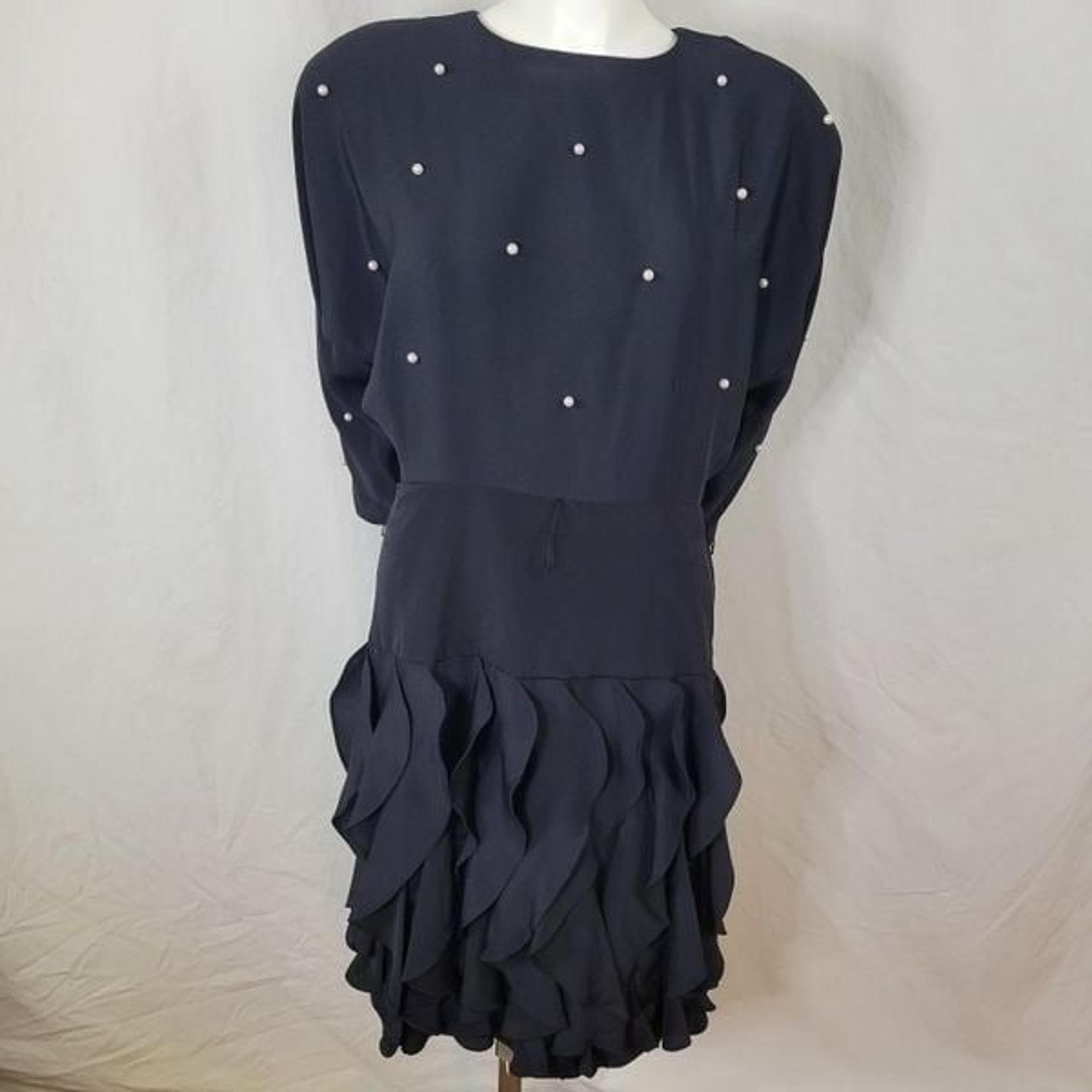 Betsy & Adam Black Ruffle Skirt Faux Pearl Accent Sheath Dress Size 9/10
