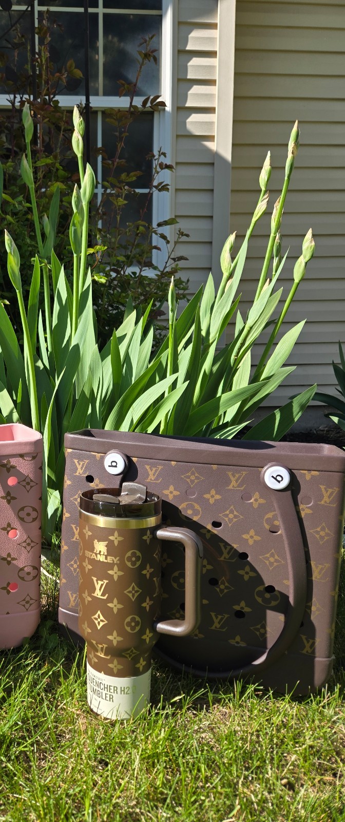 Medium Printed Brown bogg style bag and 40oz Tumbler