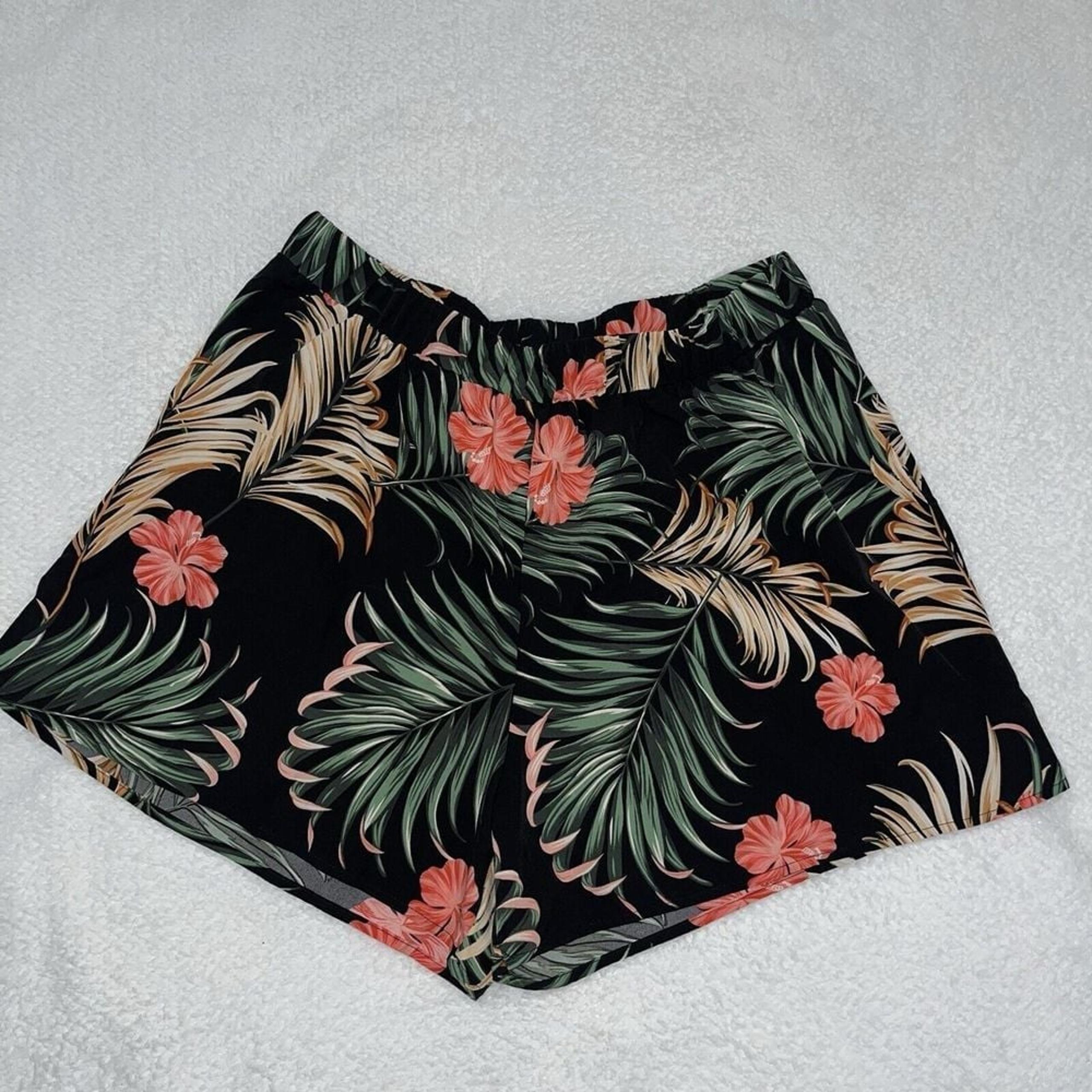 NWOT Shein Shorts Womens XL, Black Green Pink, Floral Hawaiian Stretchy Waist