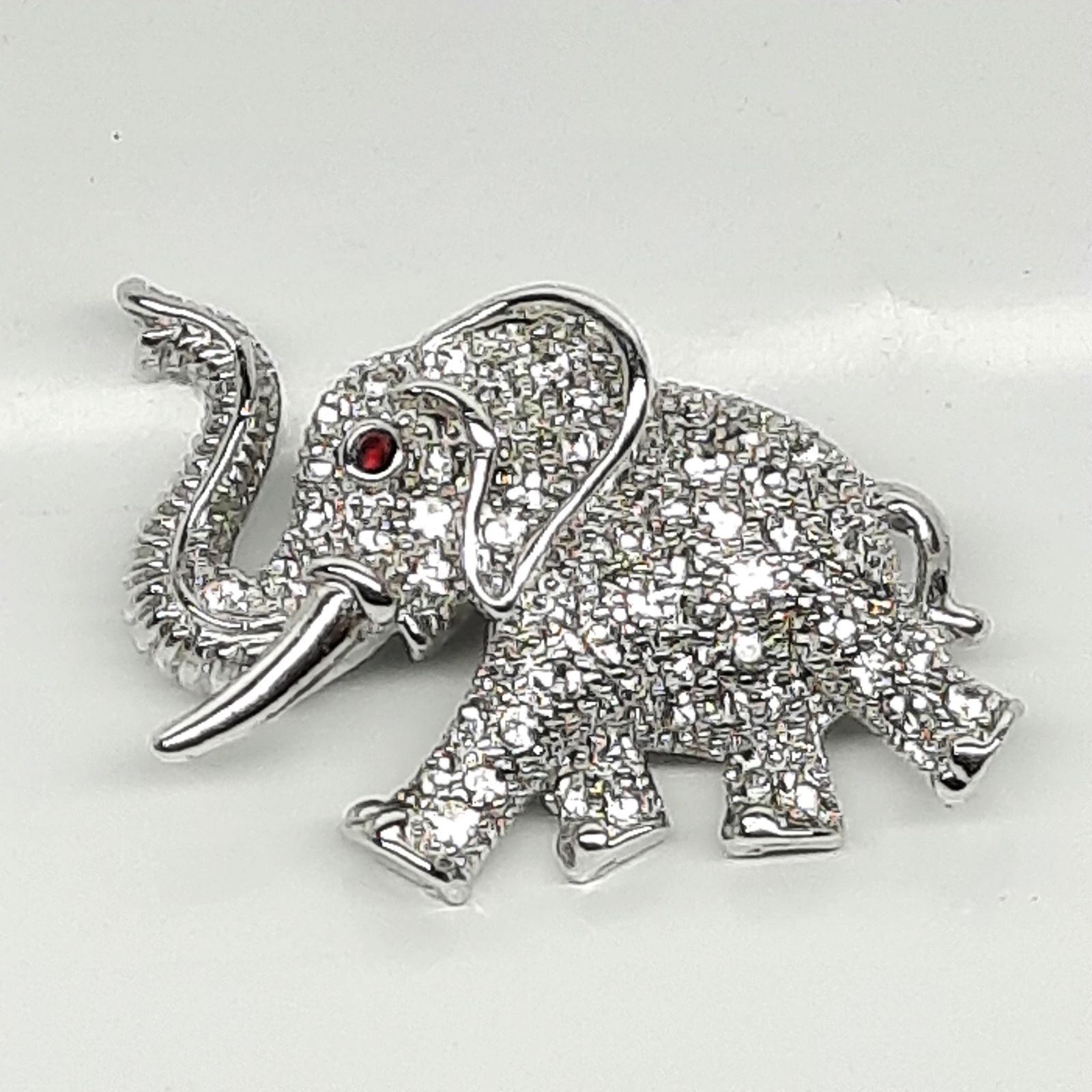 Red eye Good luck elephant brooch pin