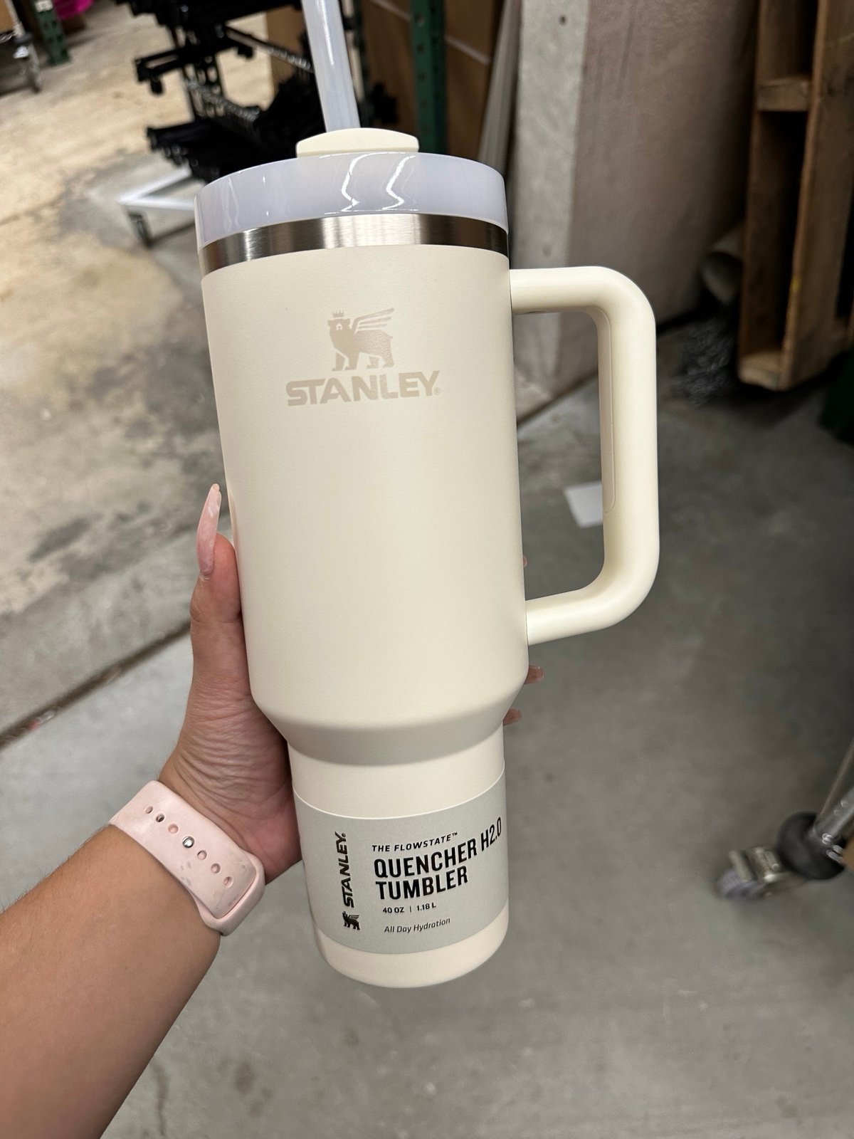 Cream stanley cup 40oz