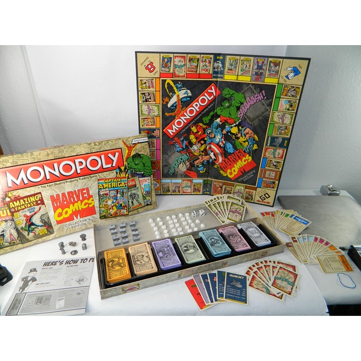 Monopoly Marvel Comics Collector's Edition Board Game Hulk Spiderman Captain Ame