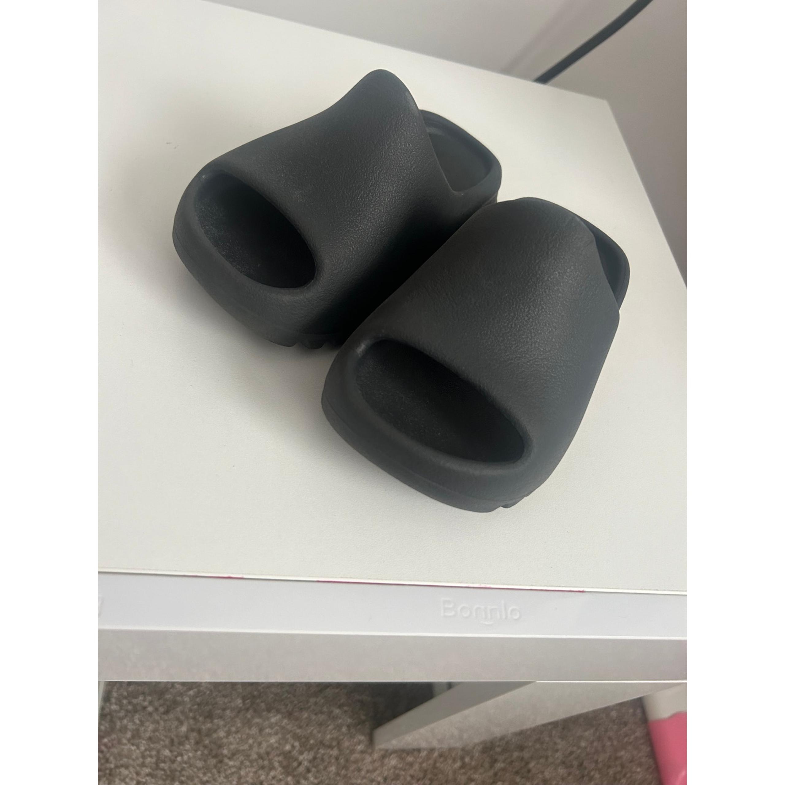 Yeezy Baby Slides *onyx*