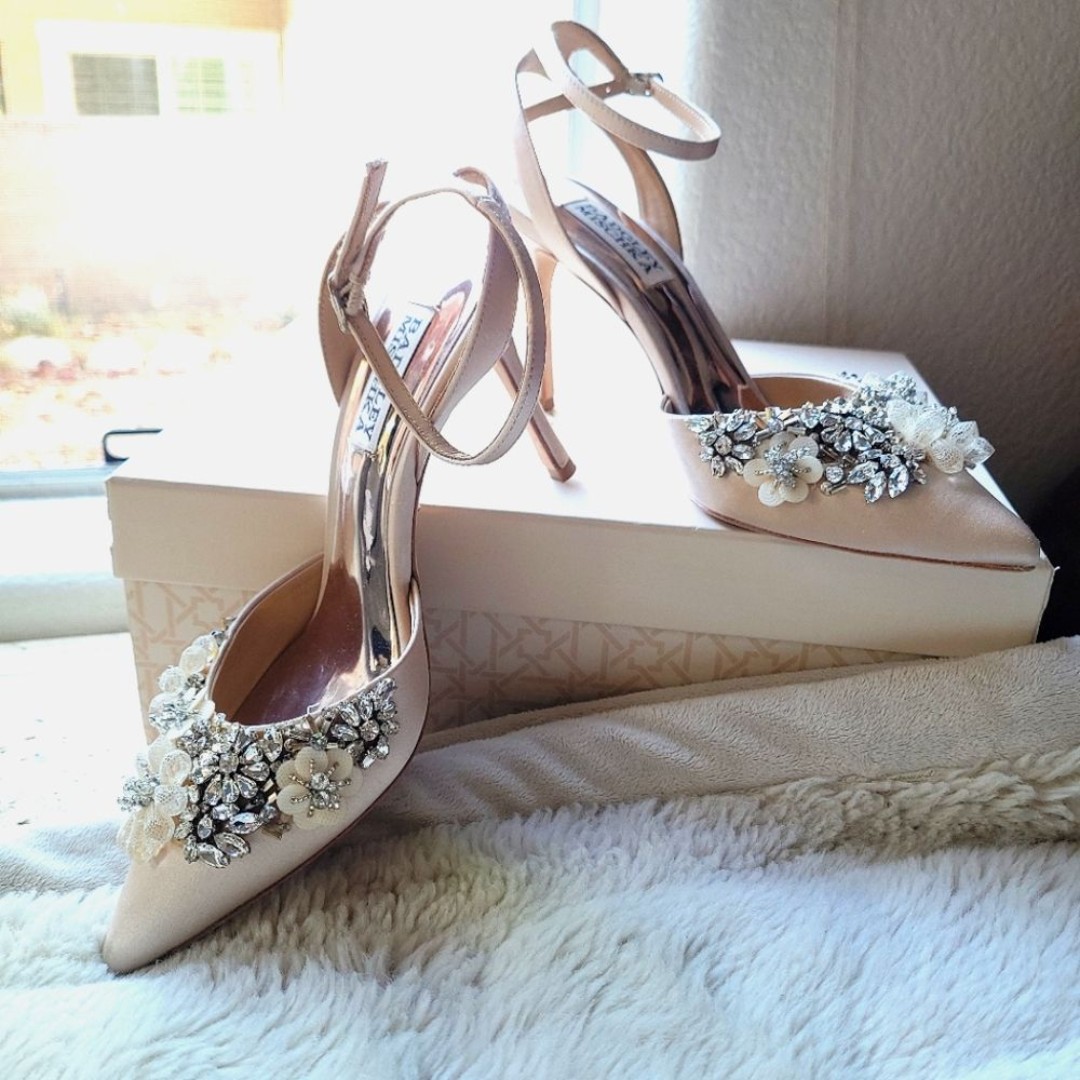 NIB BADGLEY MISCHKA SATIN EMBELLISHED BRIDAL PUMPS
