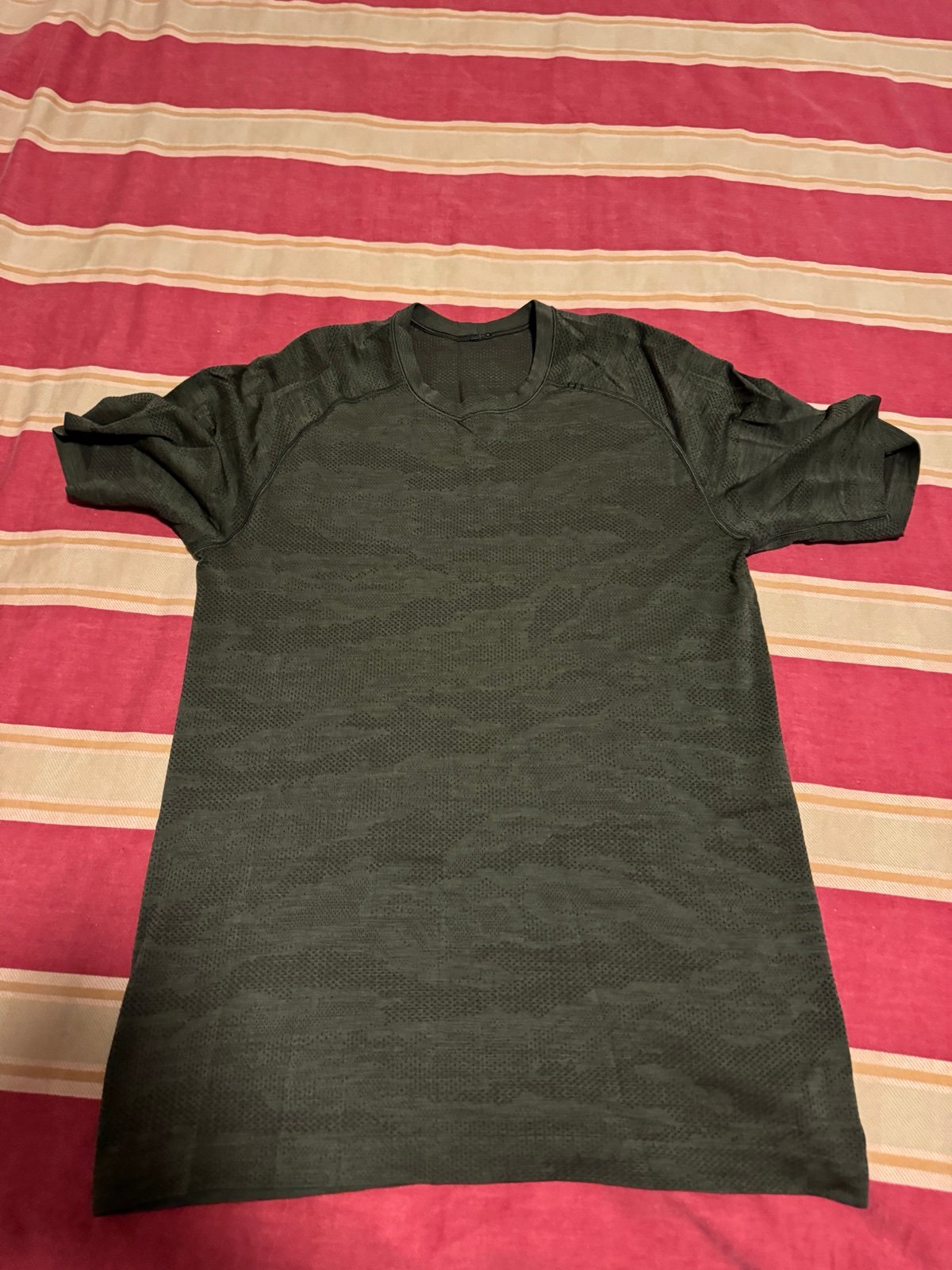 Lululemon Metal Vent Tech Short Sleeve Bundle