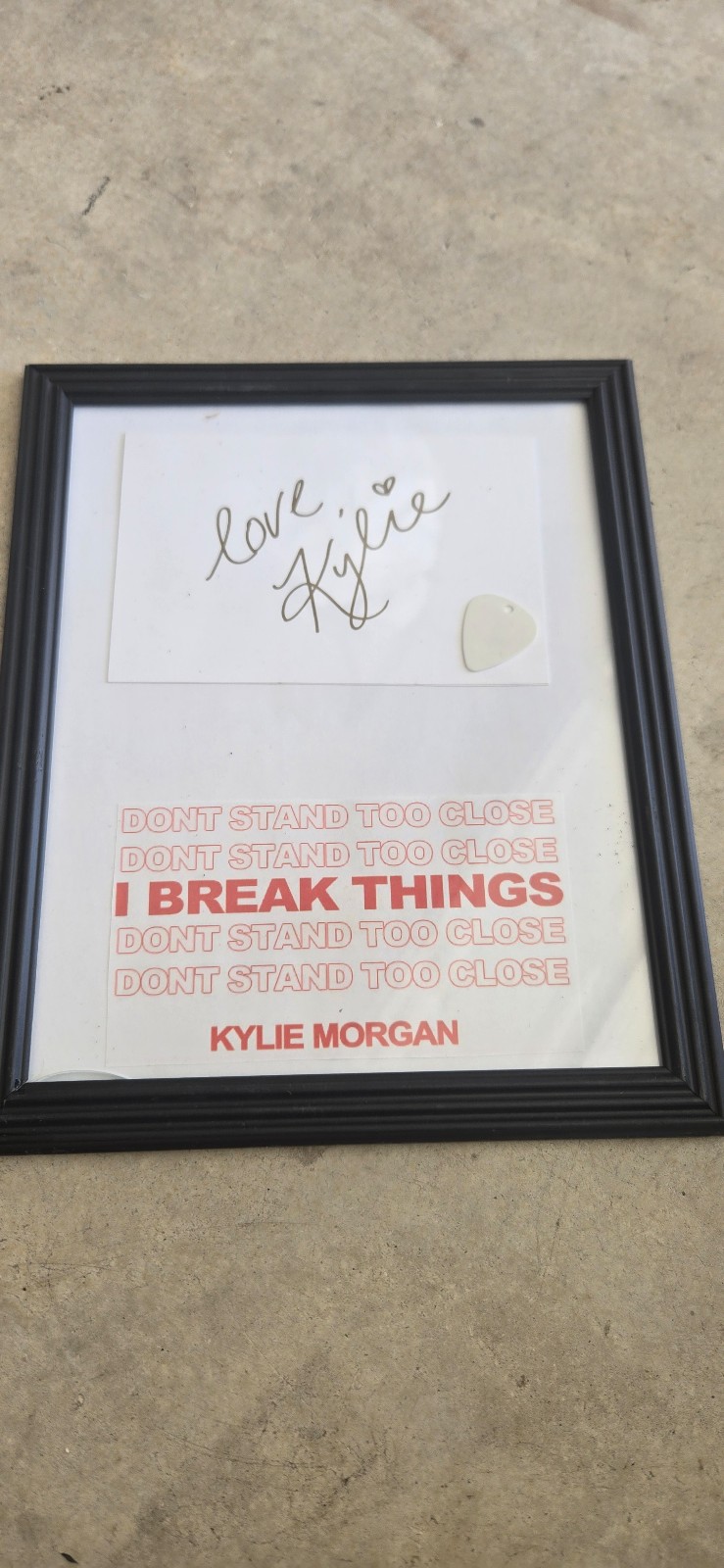 Kylie Morgan signed autograph. Music Star