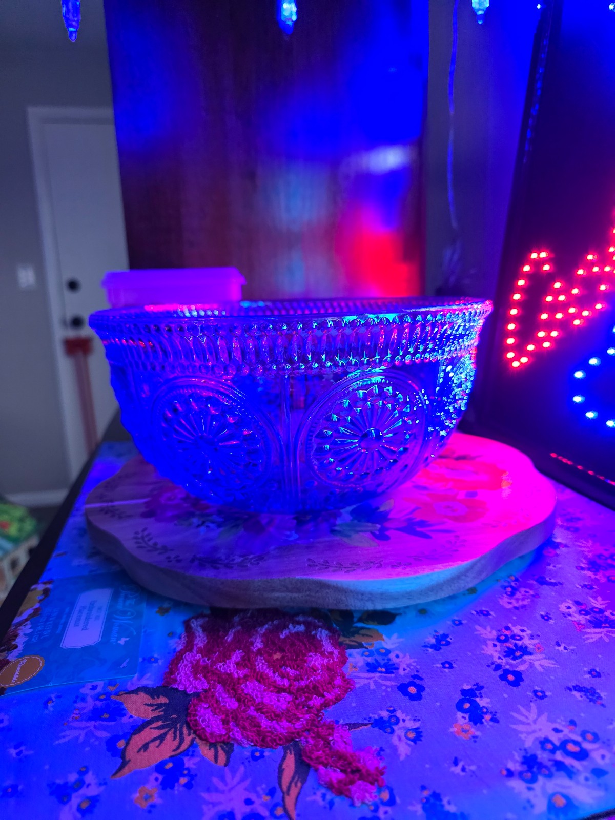 Pioneer woman lustre blue serving bowl