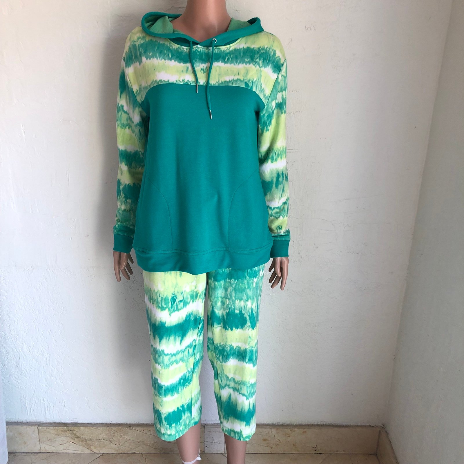 Weekends By Chico’s Kelly Green Tie-Dye Jumpsuit Sweatshirt Women’s Size 0 (M)