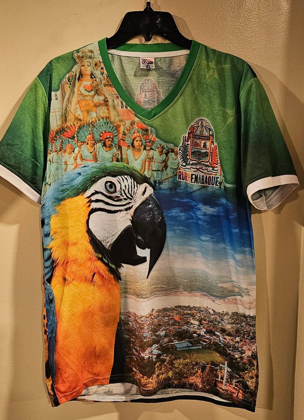 Rare Bolivia Beni city Rurrenabaque Sports tshirt Jersey Size XL Macaw Leopard