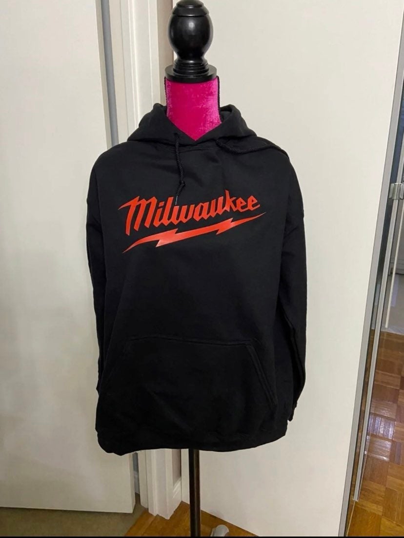 Milwaukee black hoodie T- shirts New
