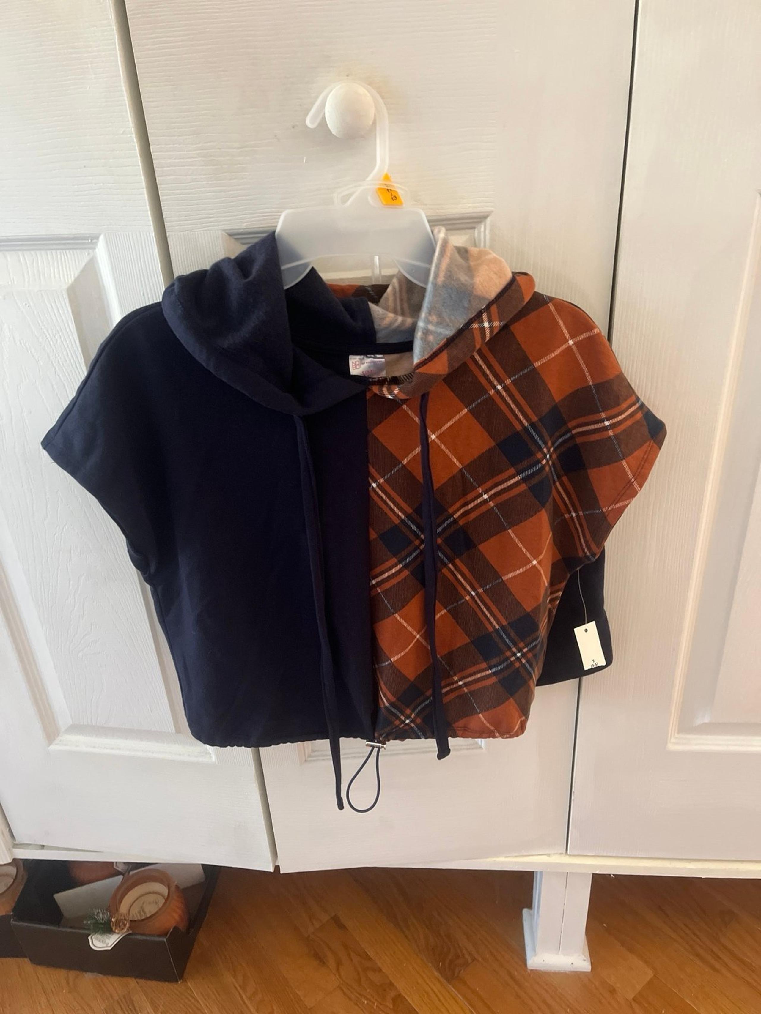 No Boundaries 50(plaid)/50(blue) active hooded short set size(3/5)