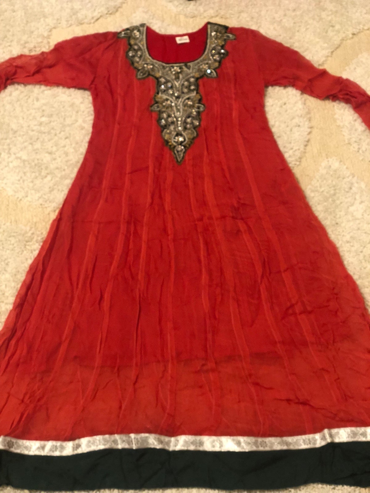 Pakistani maxi